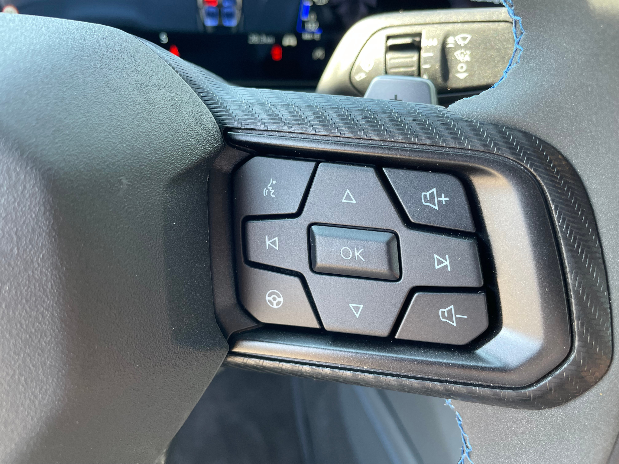 listing desktop thumbnail image 17