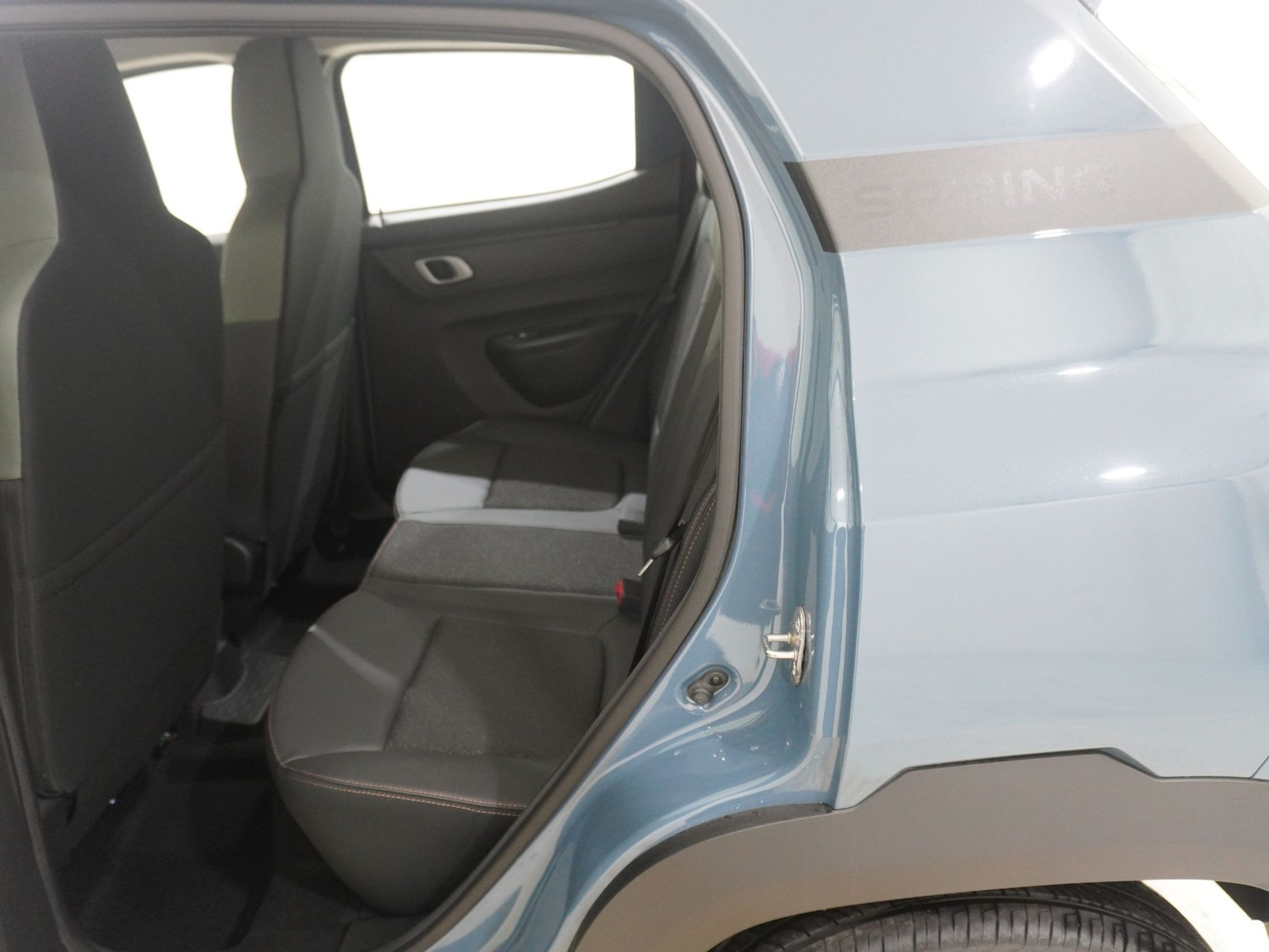 listing desktop thumbnail image 12