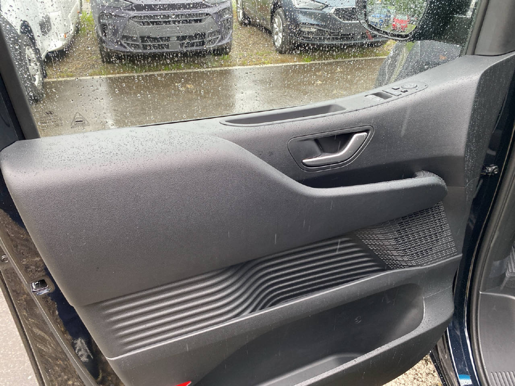 listing desktop thumbnail image 10