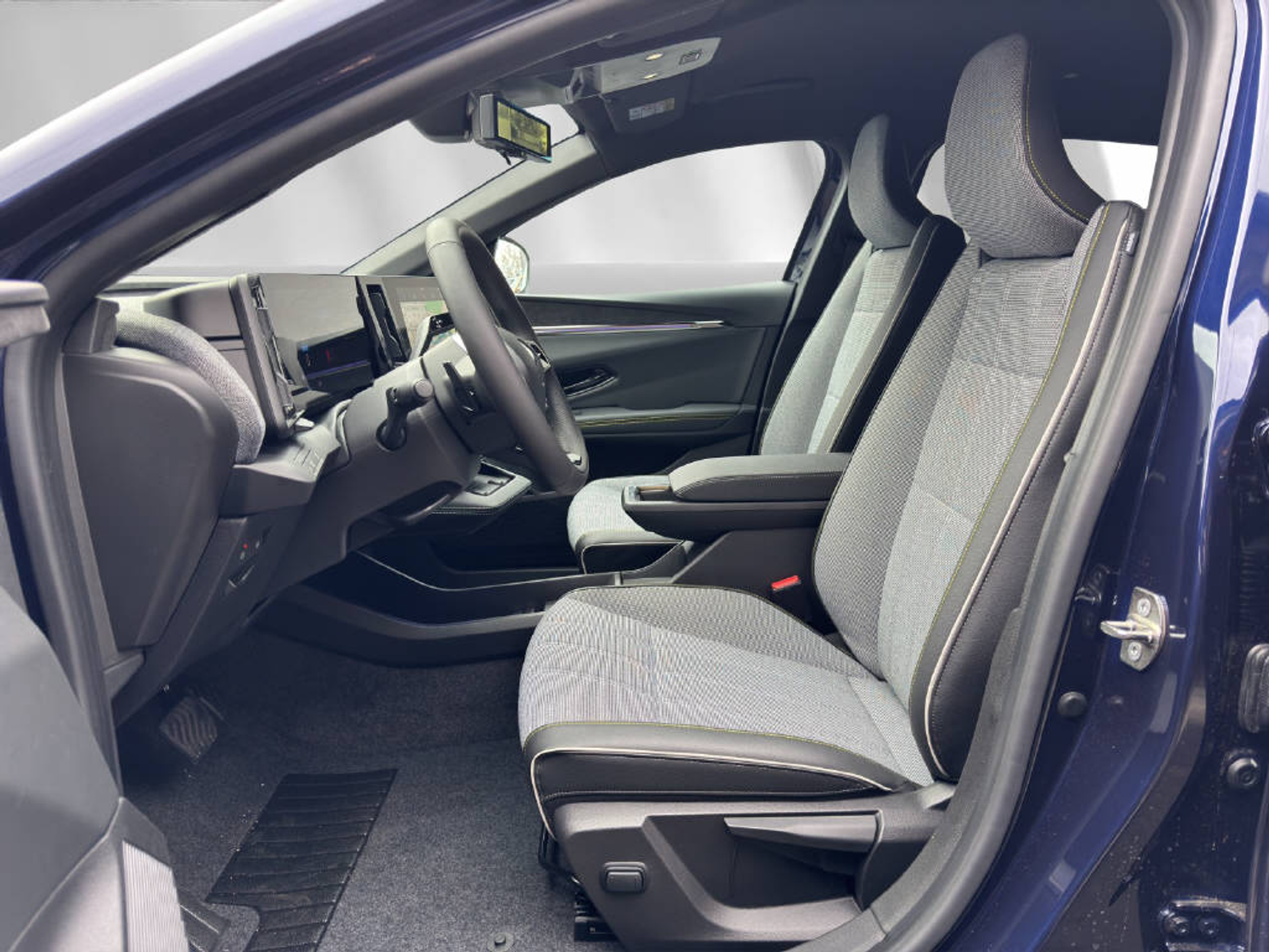 listing desktop thumbnail image 3