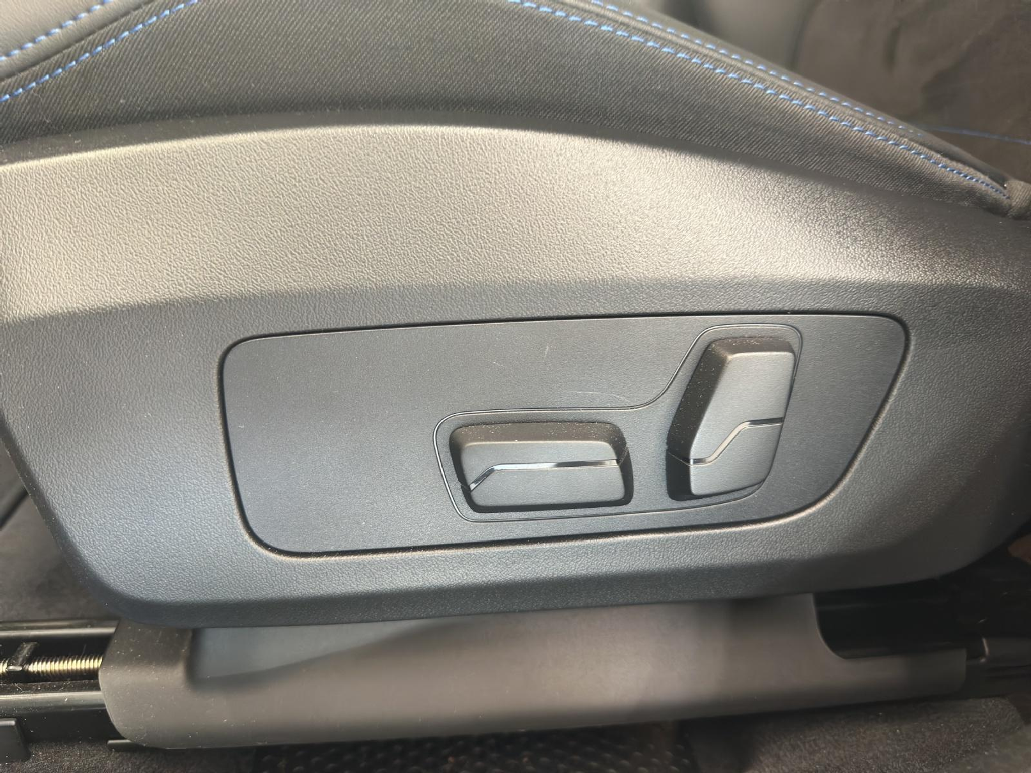 listing desktop thumbnail image 18