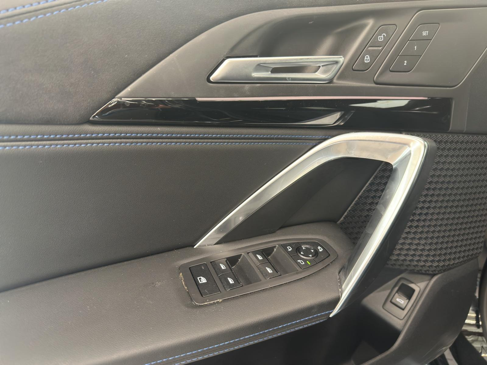 listing desktop thumbnail image 16