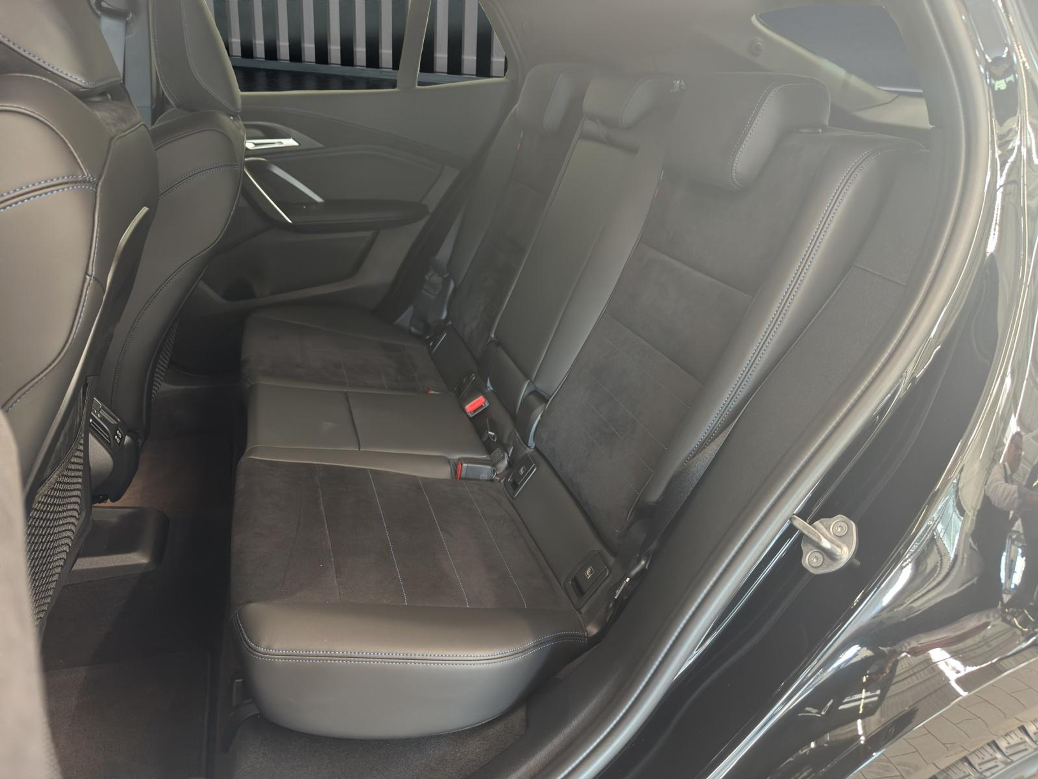 listing desktop thumbnail image 15