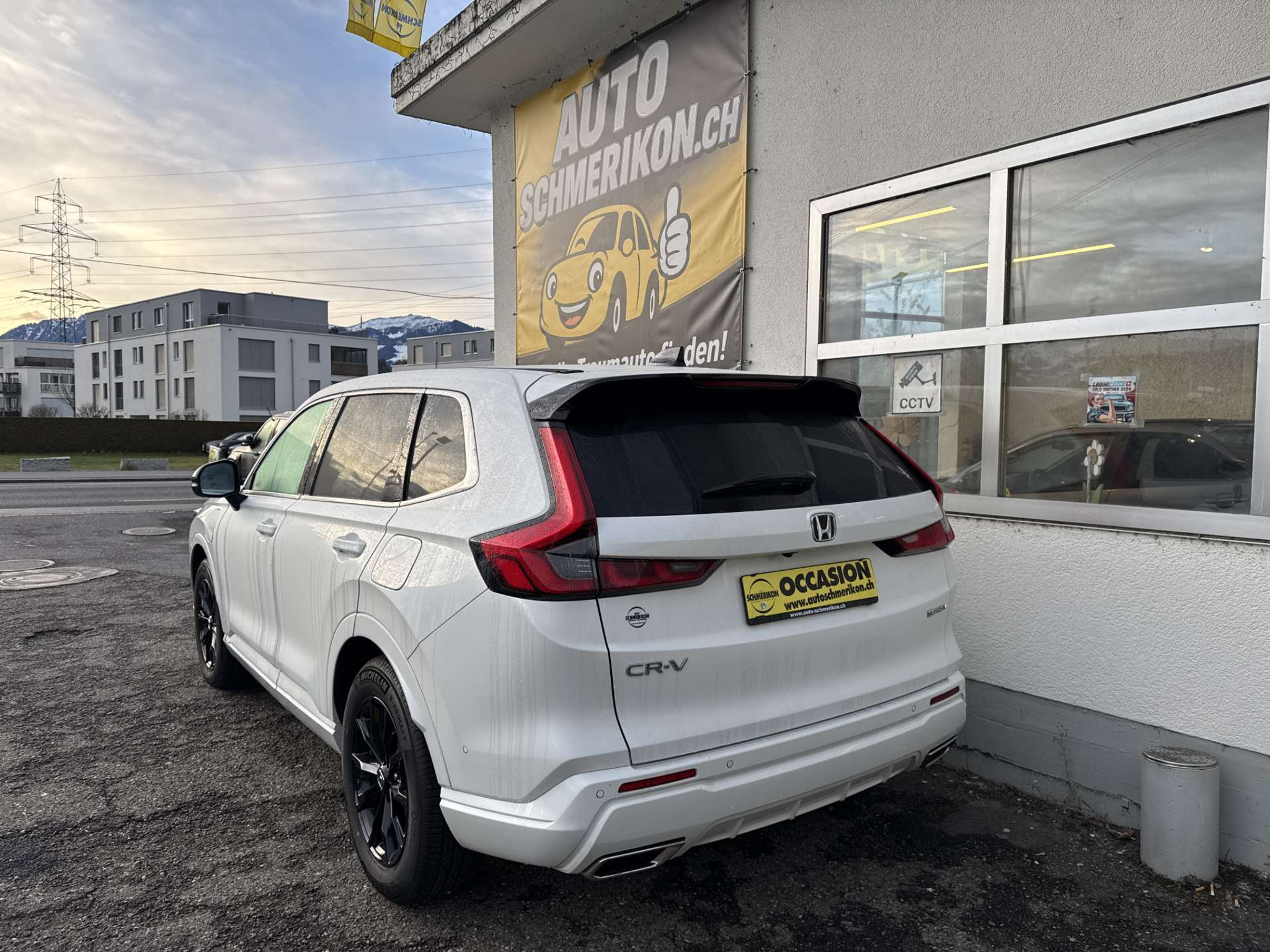 listing desktop thumbnail image 2