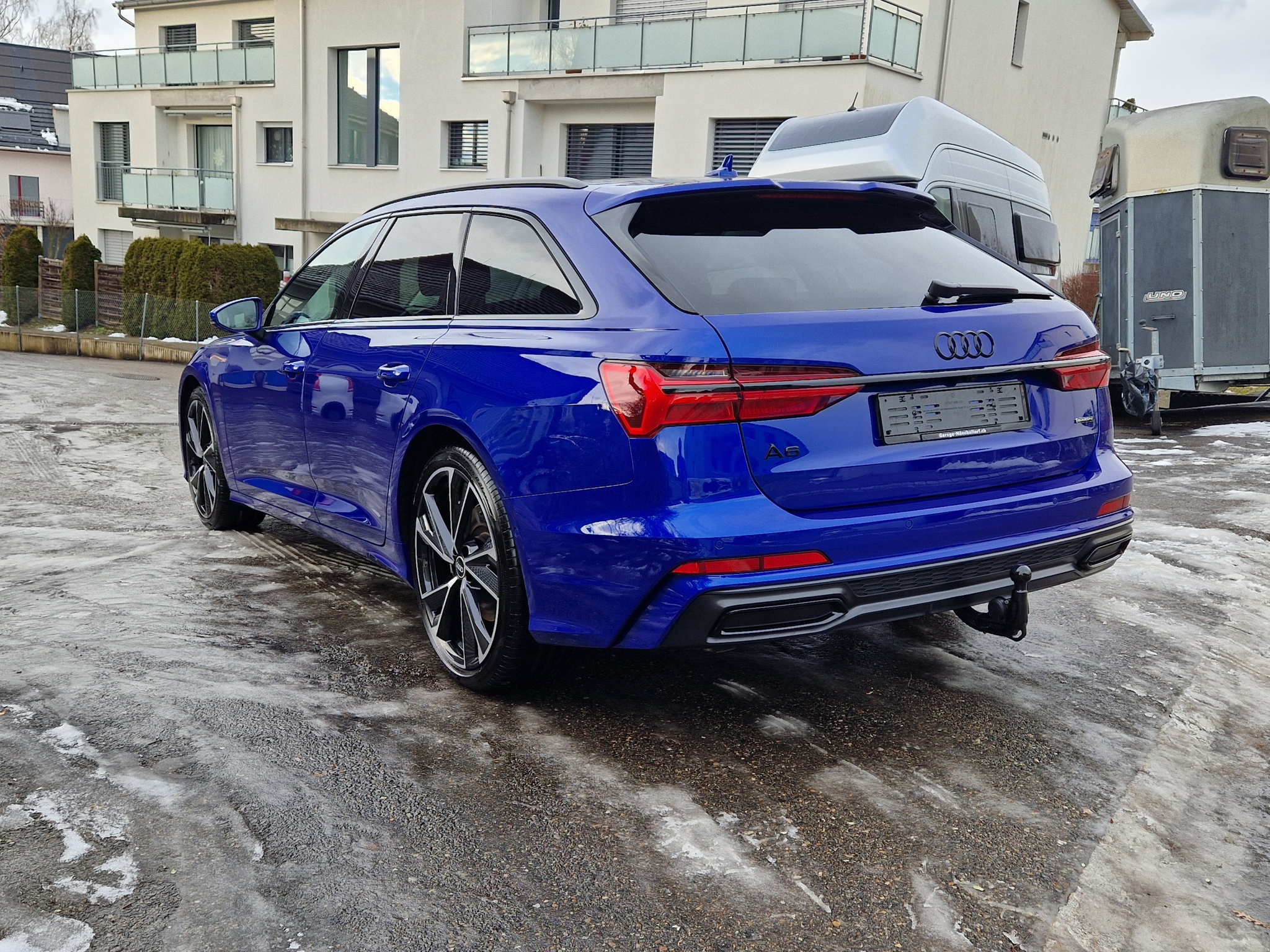 listing desktop thumbnail image 4