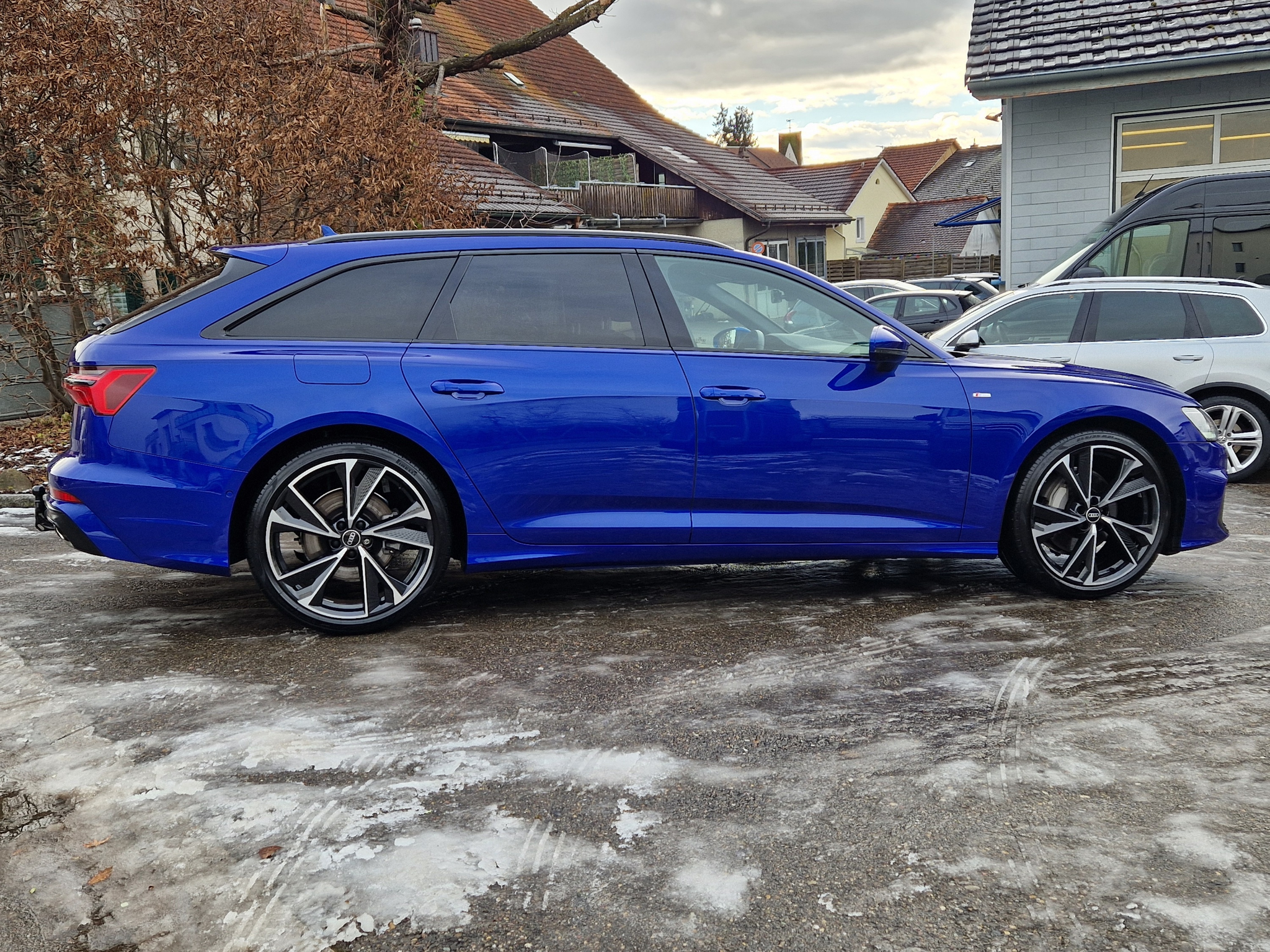 listing desktop thumbnail image 3