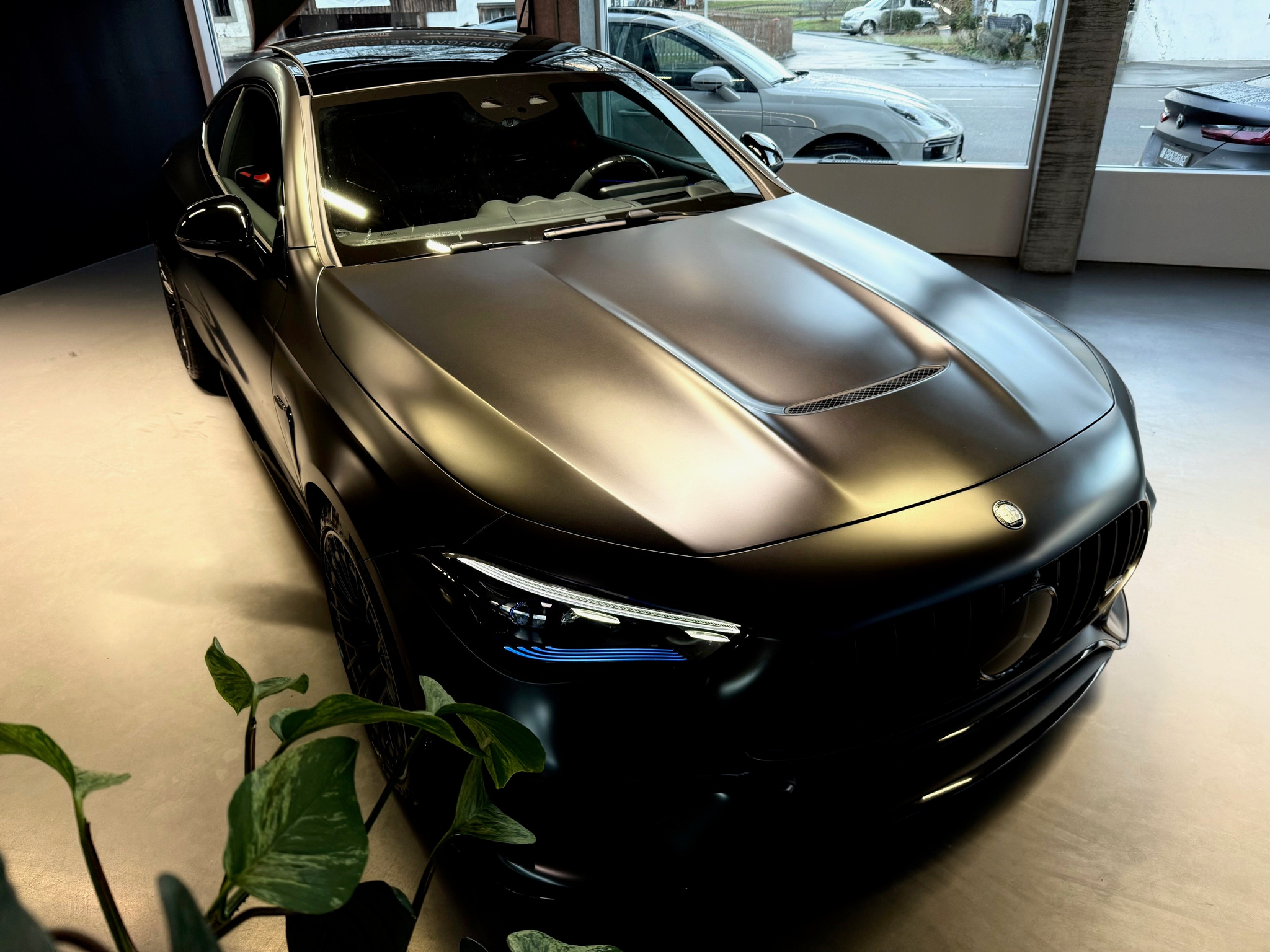 listing desktop thumbnail image 3