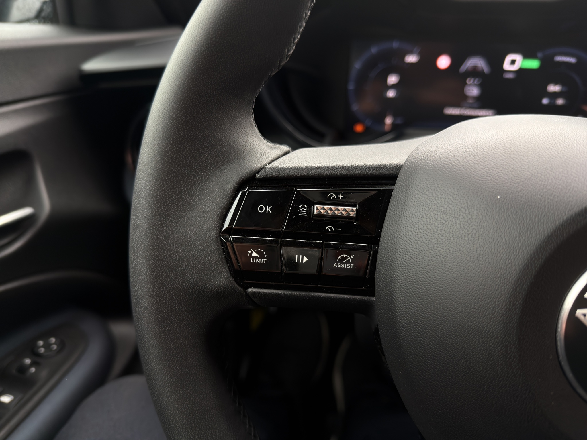 listing desktop thumbnail image 24