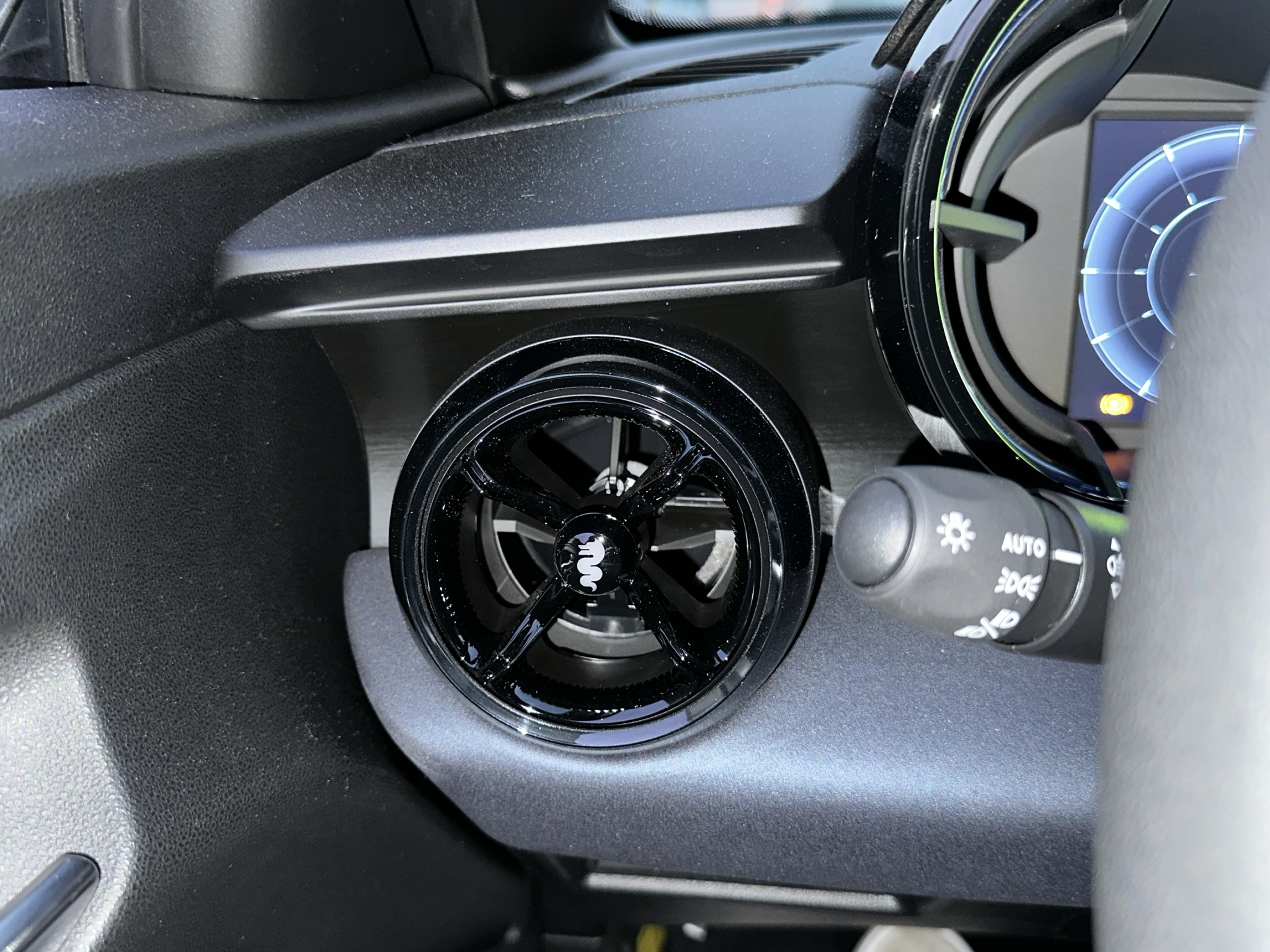 listing desktop thumbnail image 29