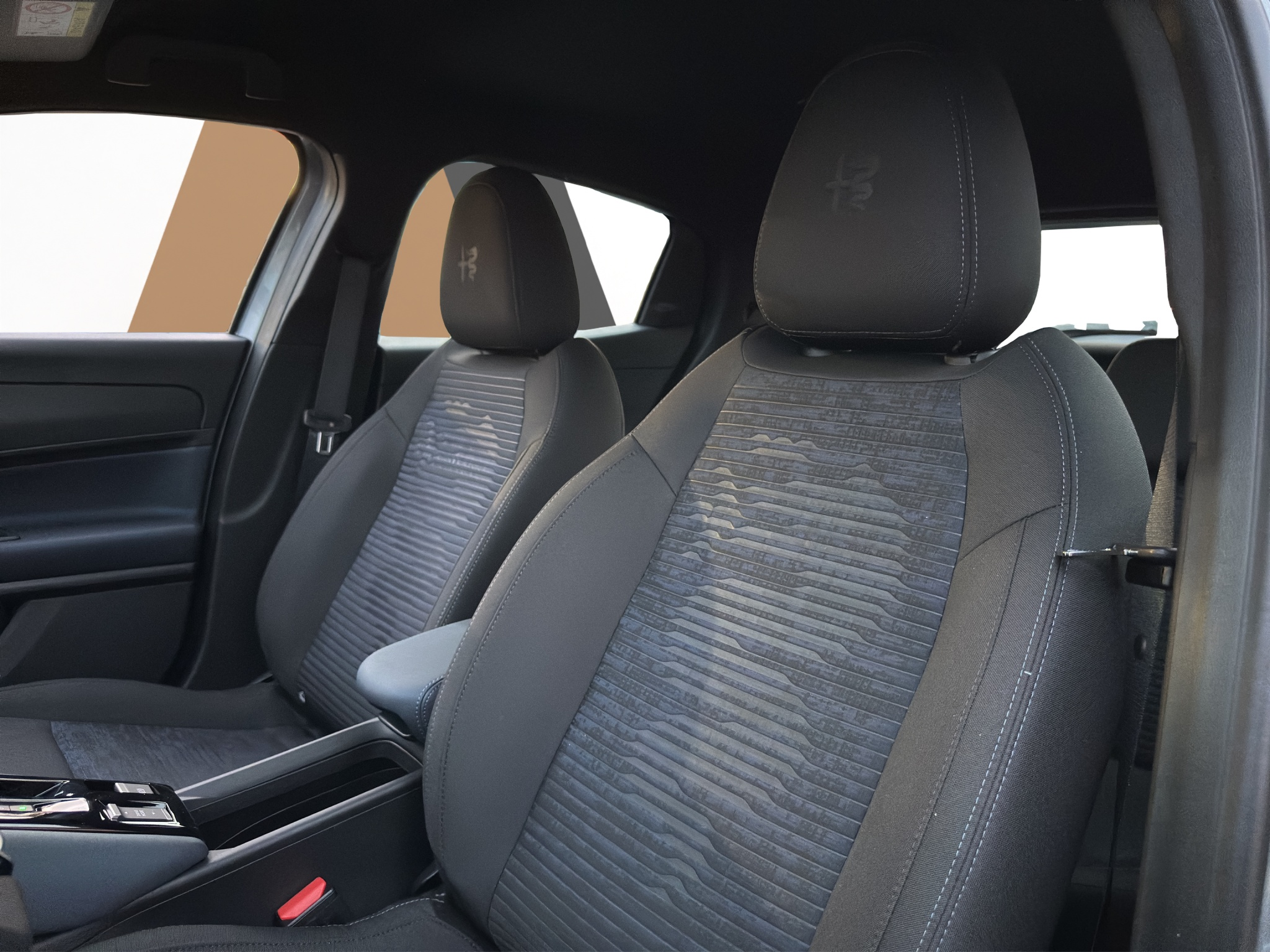 listing desktop thumbnail image 19