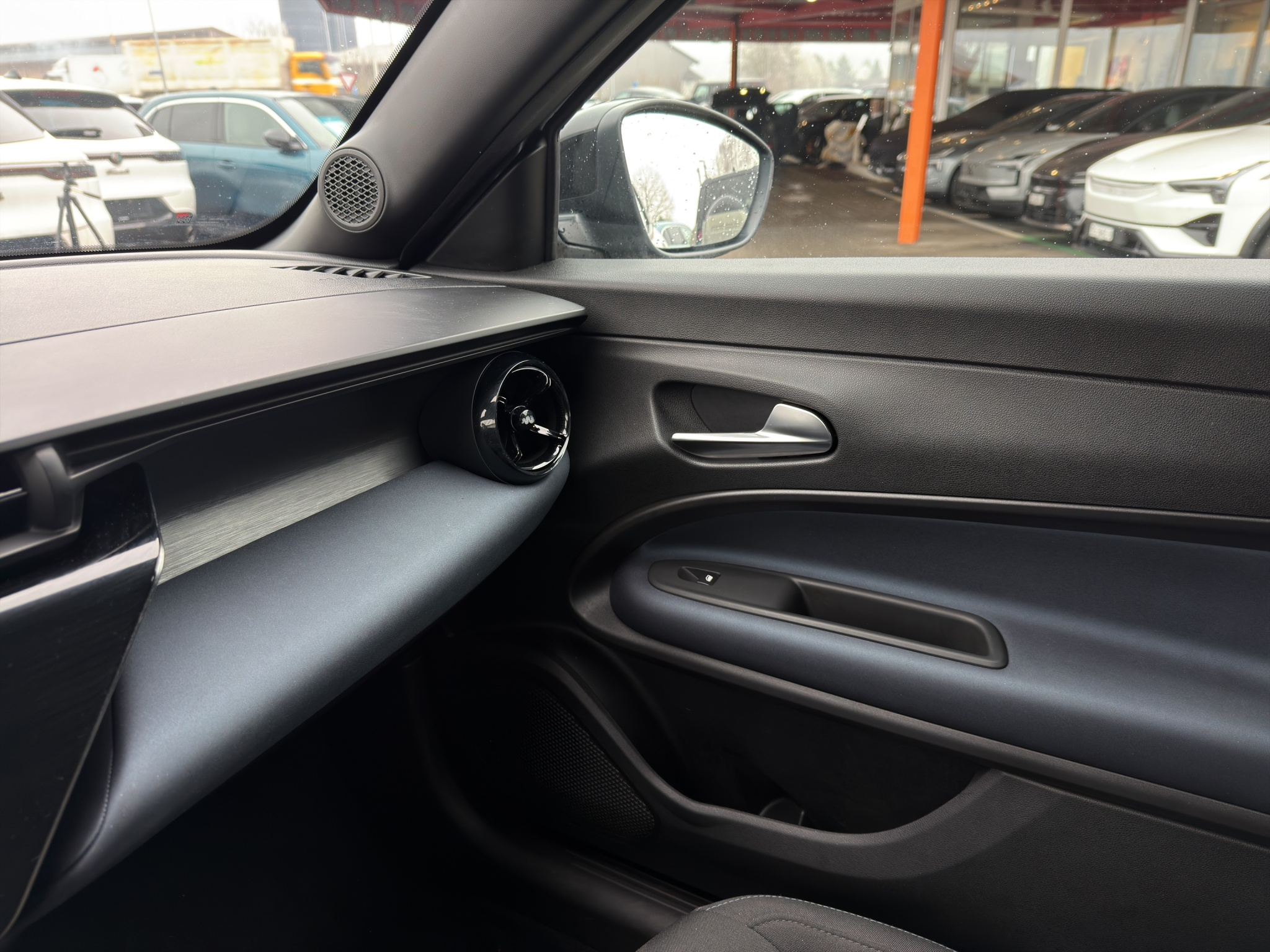 listing desktop thumbnail image 26