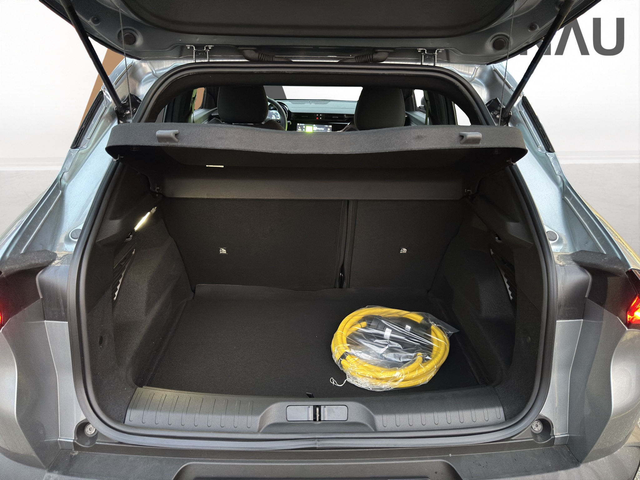 listing desktop thumbnail image 17