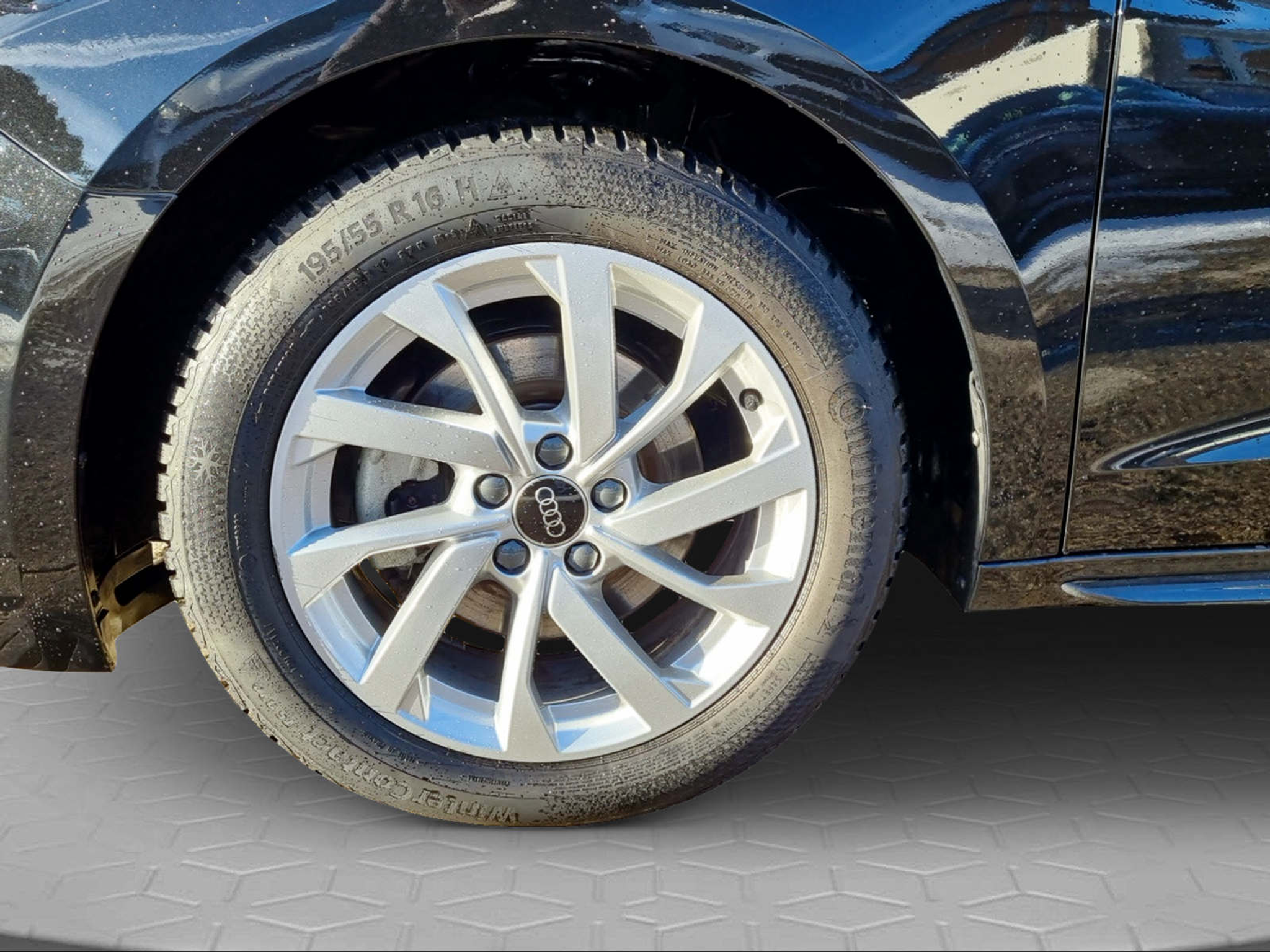 listing desktop thumbnail image 8