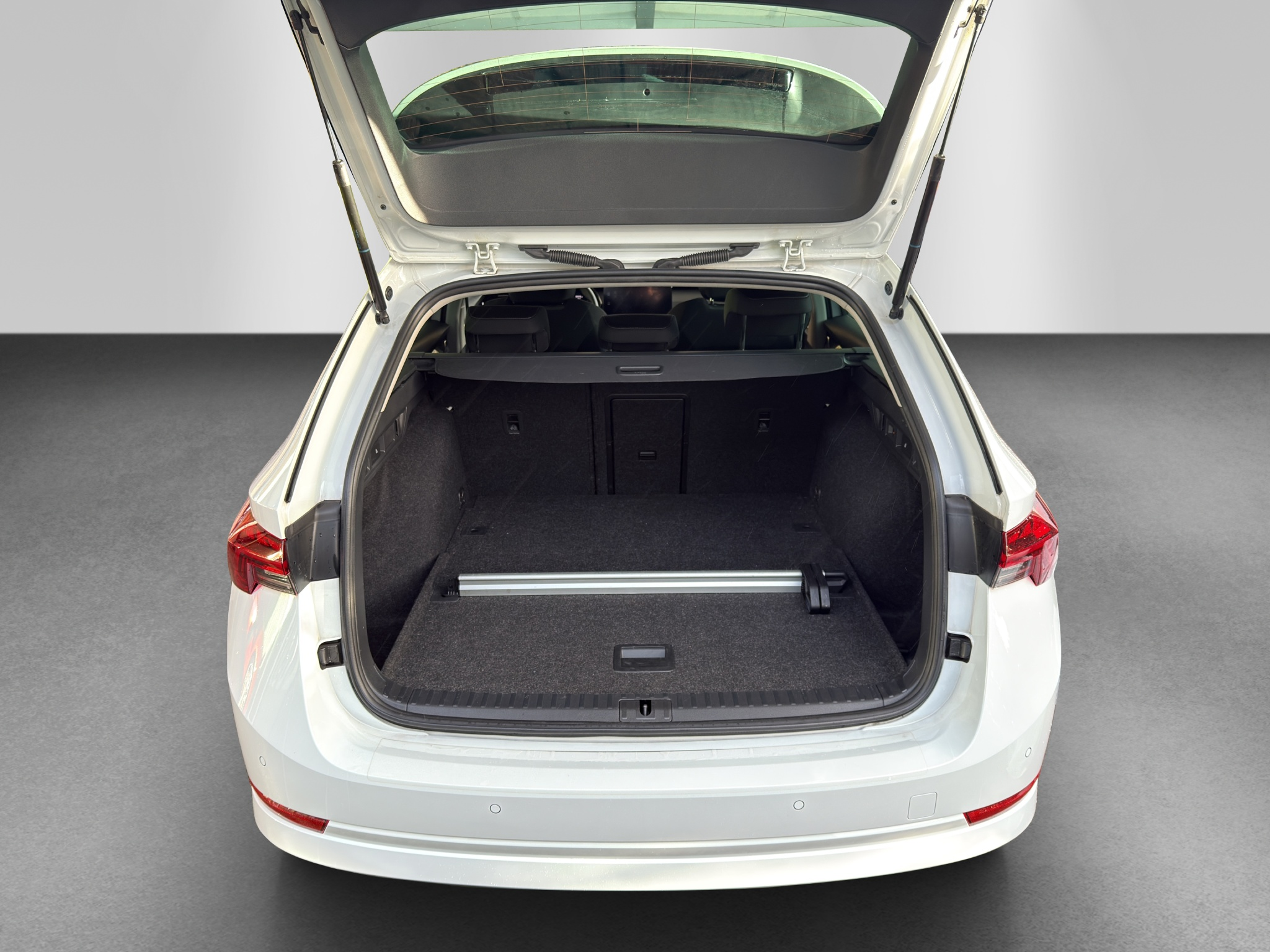 listing desktop thumbnail image 15