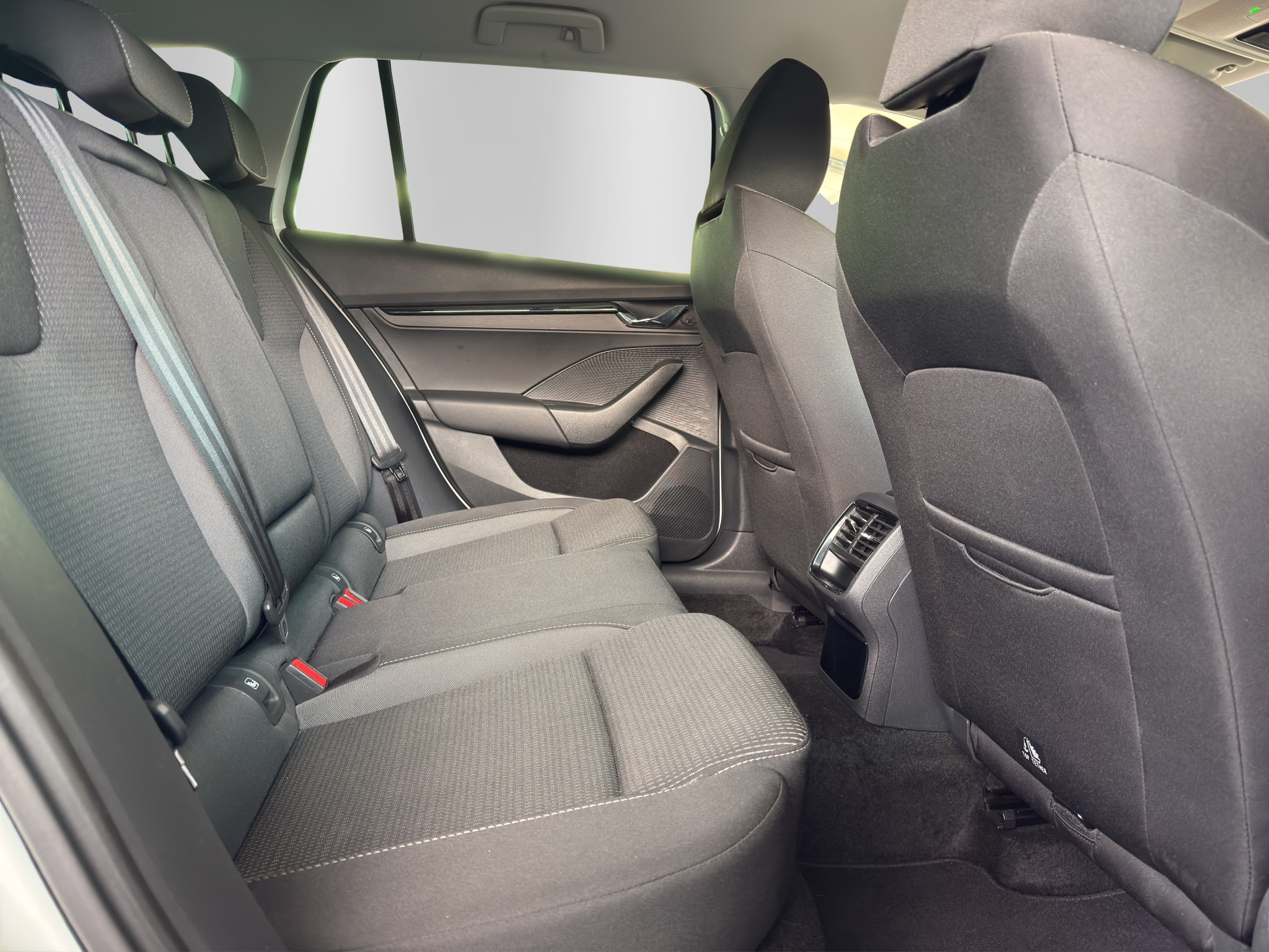 listing desktop thumbnail image 14