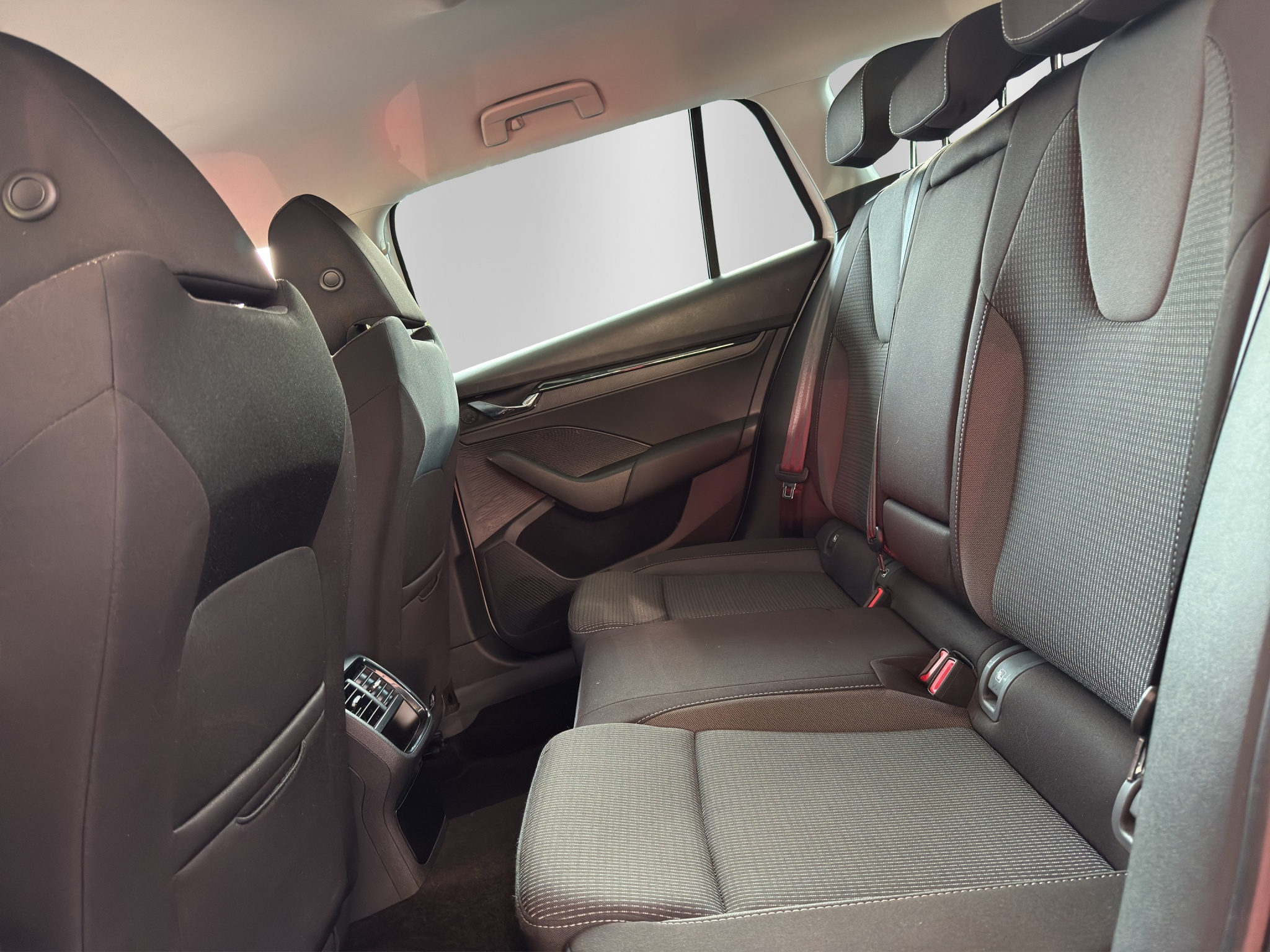 listing desktop thumbnail image 13