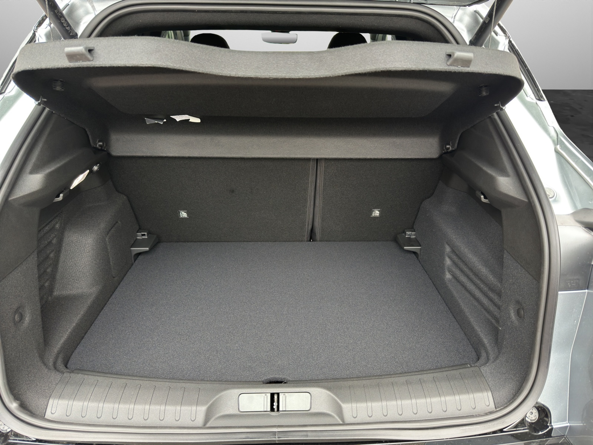 listing desktop thumbnail image 14