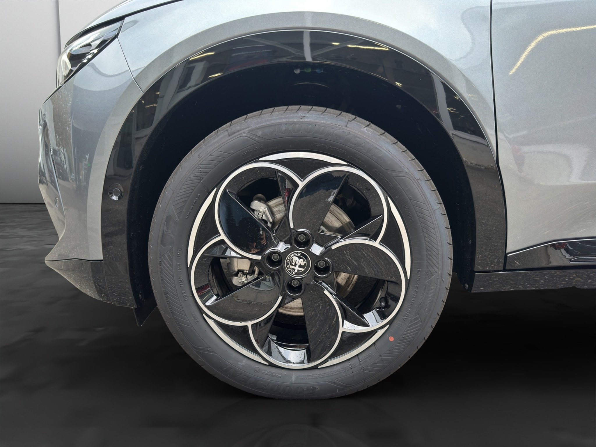 listing desktop thumbnail image 15