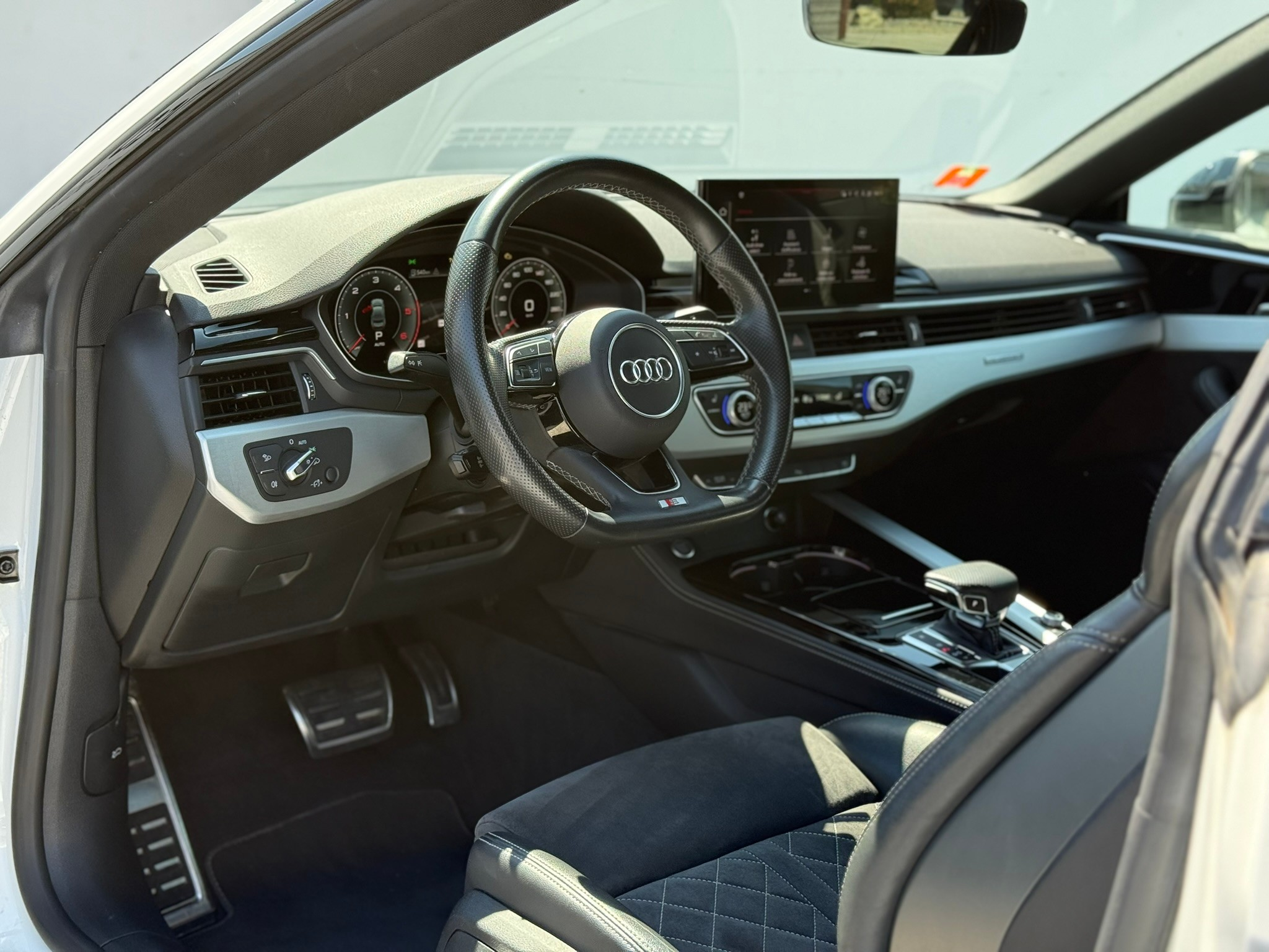 listing desktop thumbnail image 5