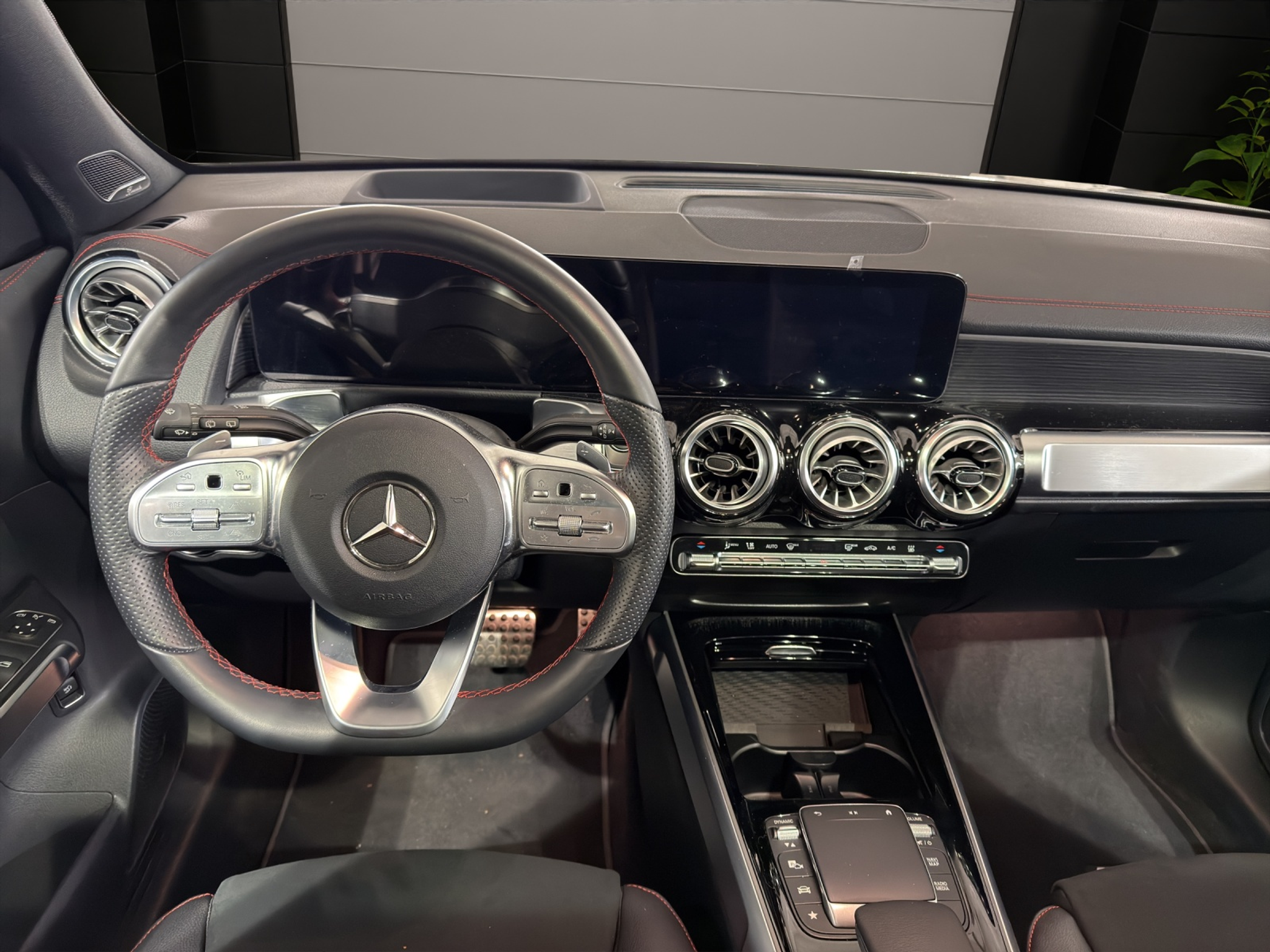 listing desktop thumbnail image 11