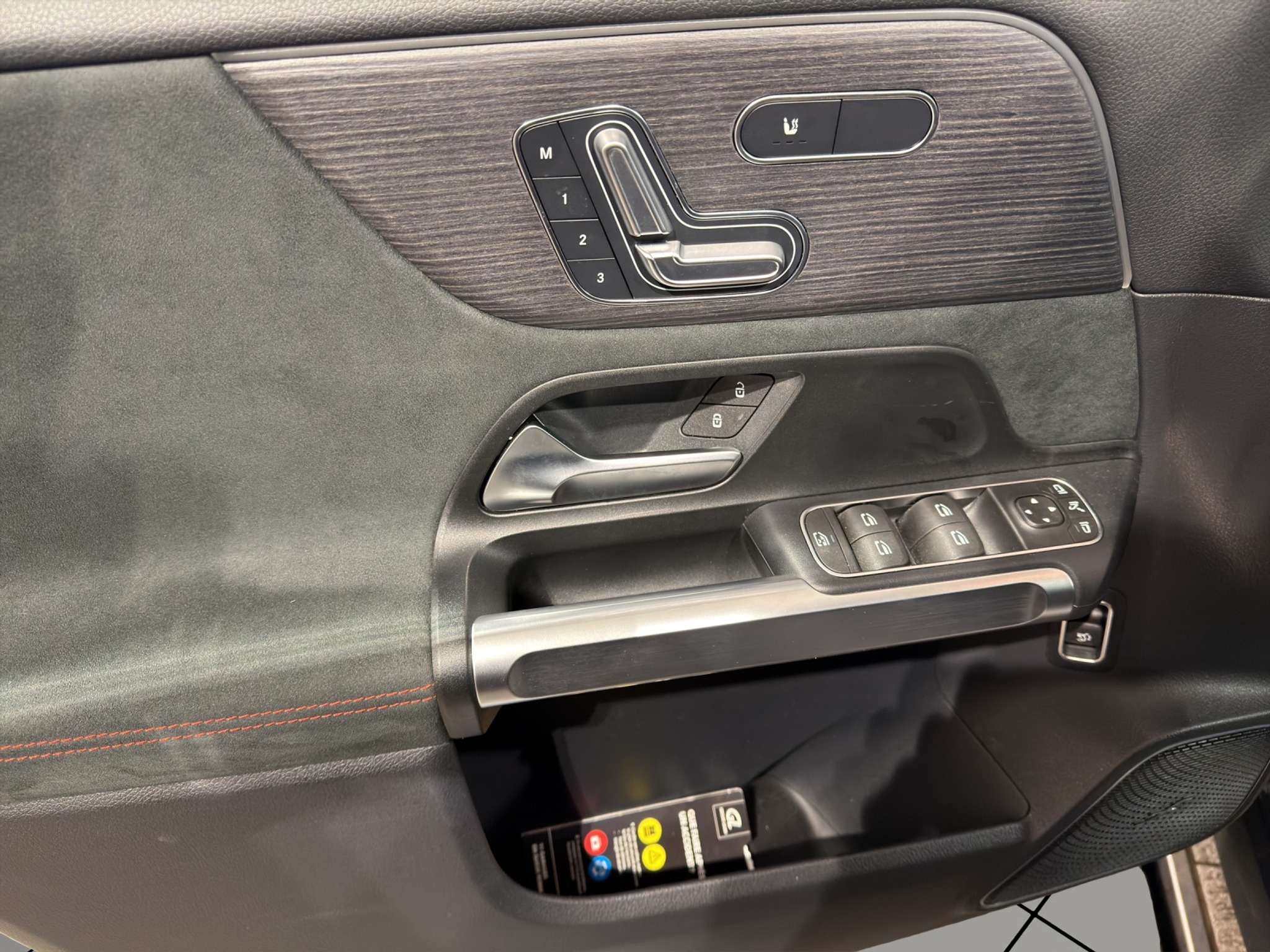 listing desktop thumbnail image 5