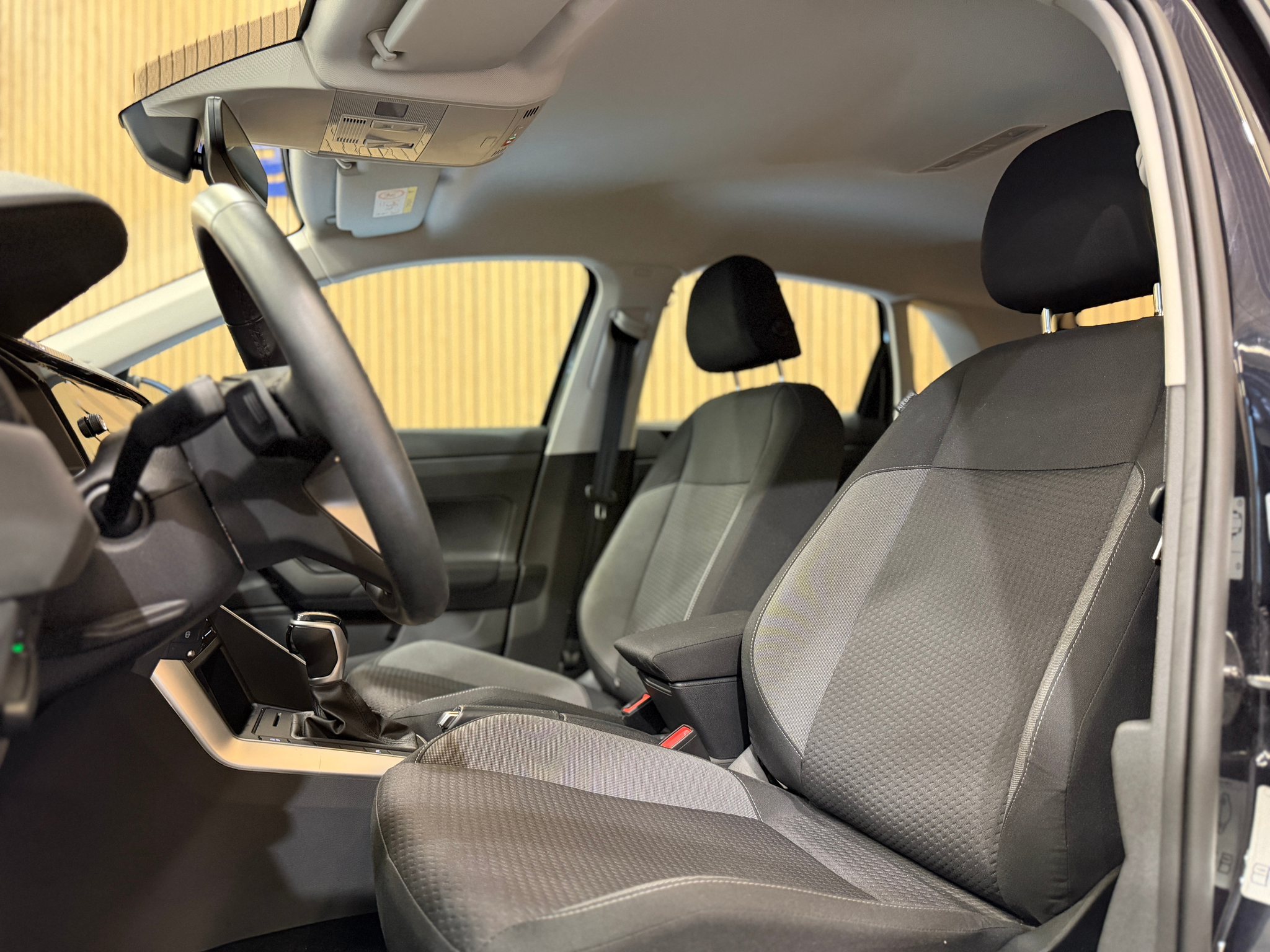 listing desktop thumbnail image 16