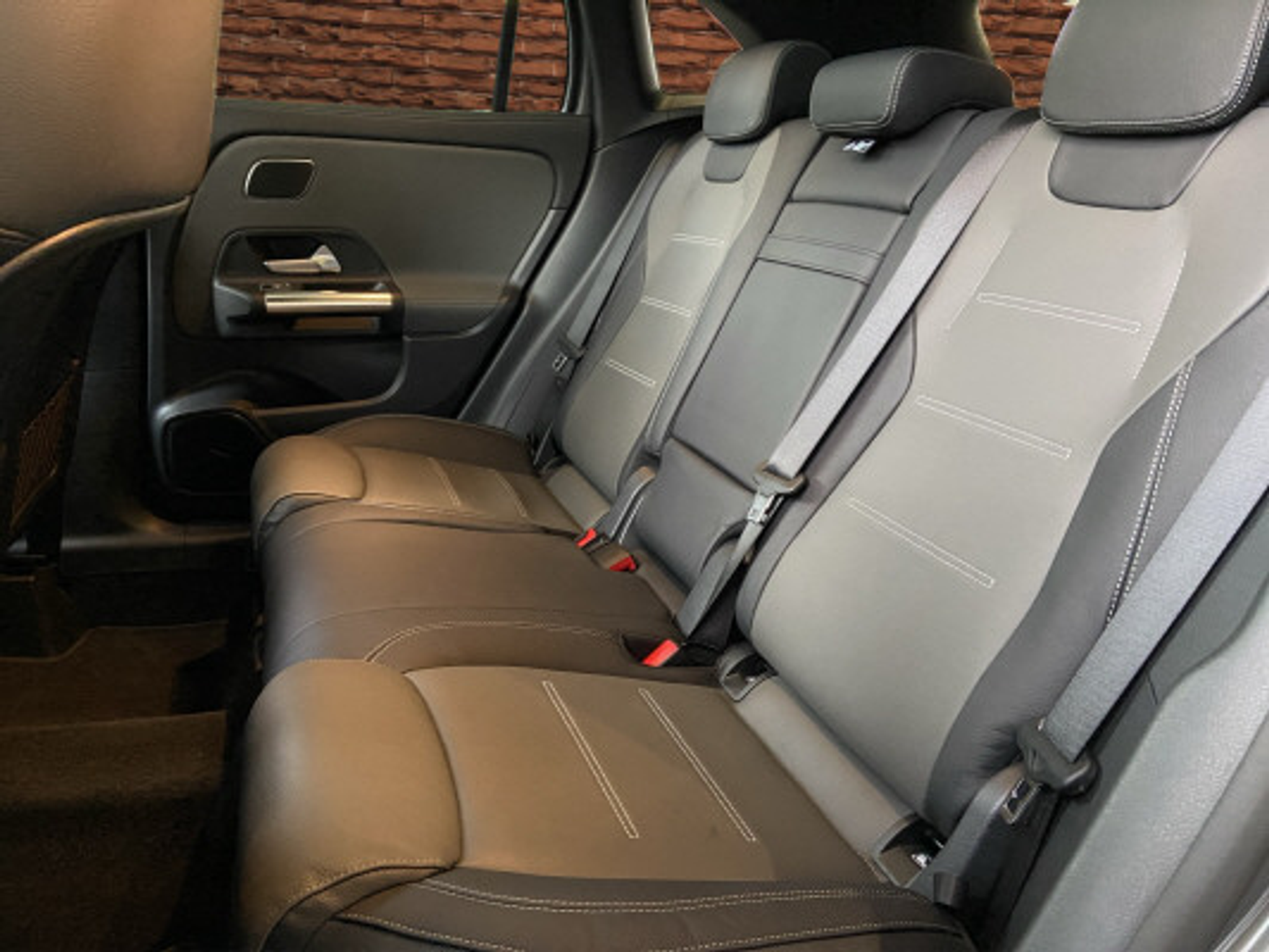 listing desktop thumbnail image 13