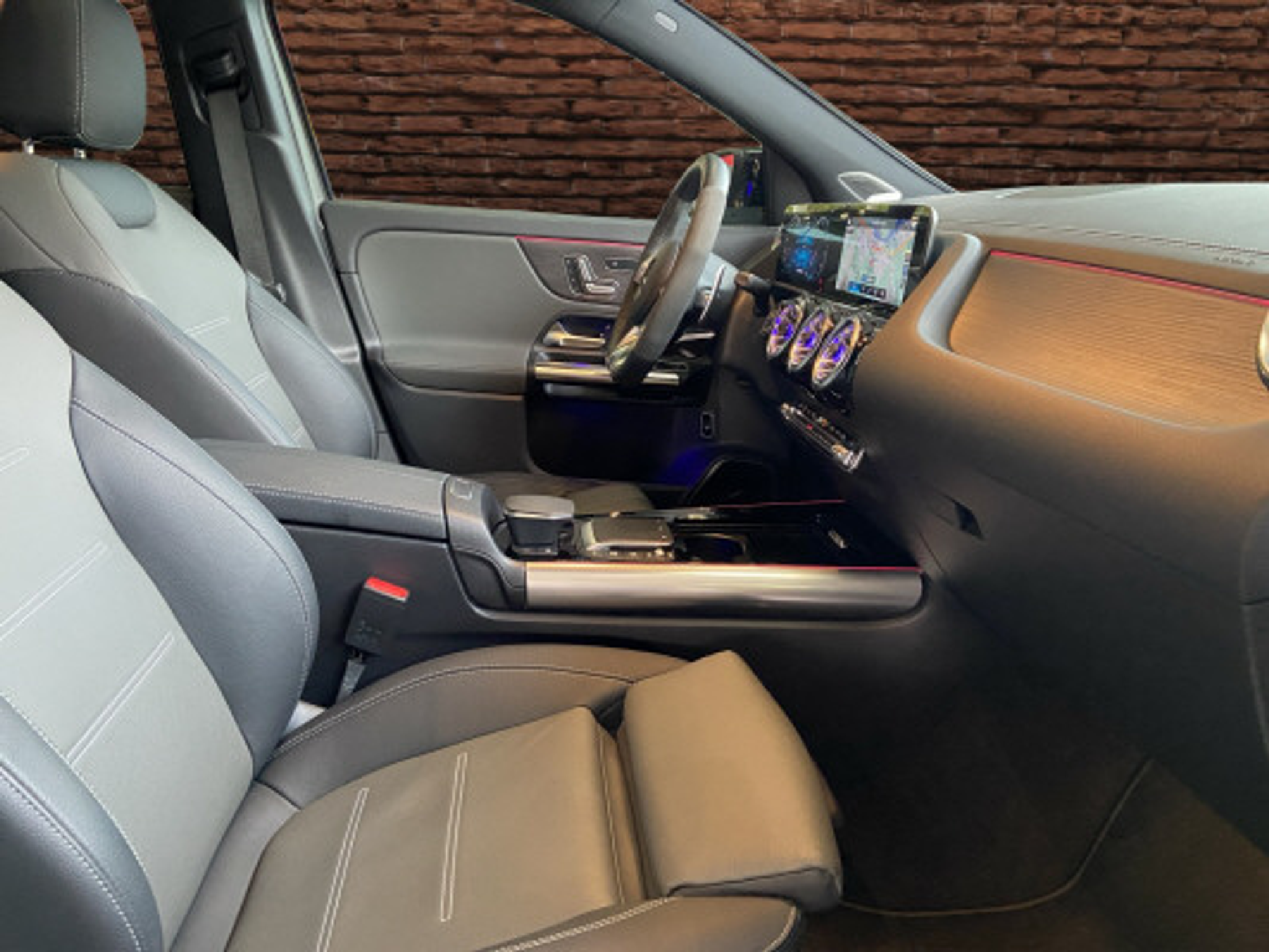 listing desktop thumbnail image 11