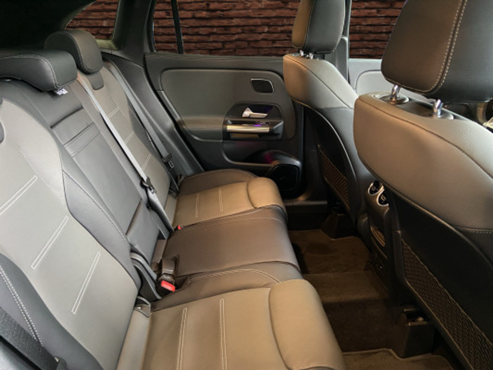 listing desktop thumbnail image 12