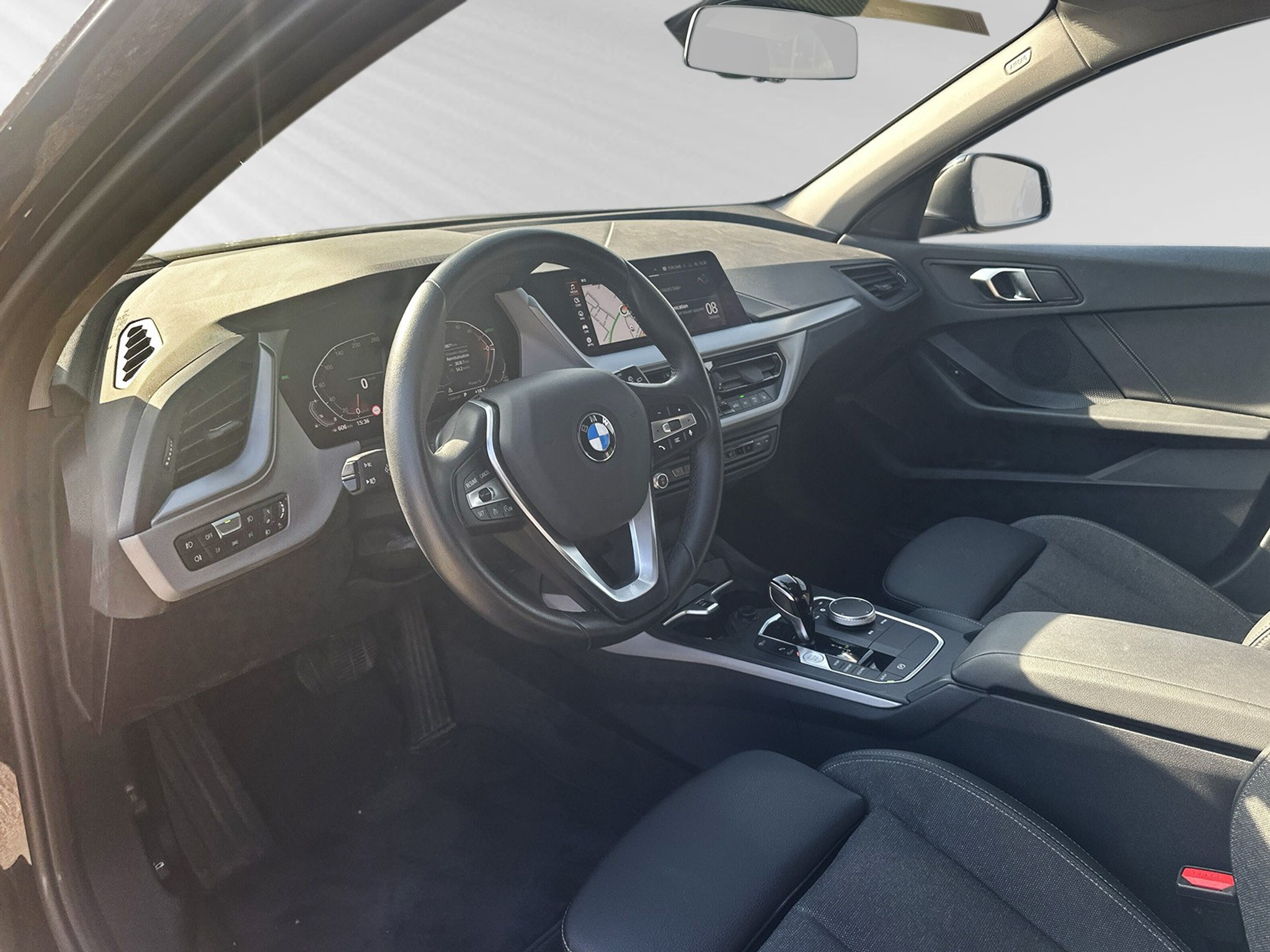 listing desktop thumbnail image 3