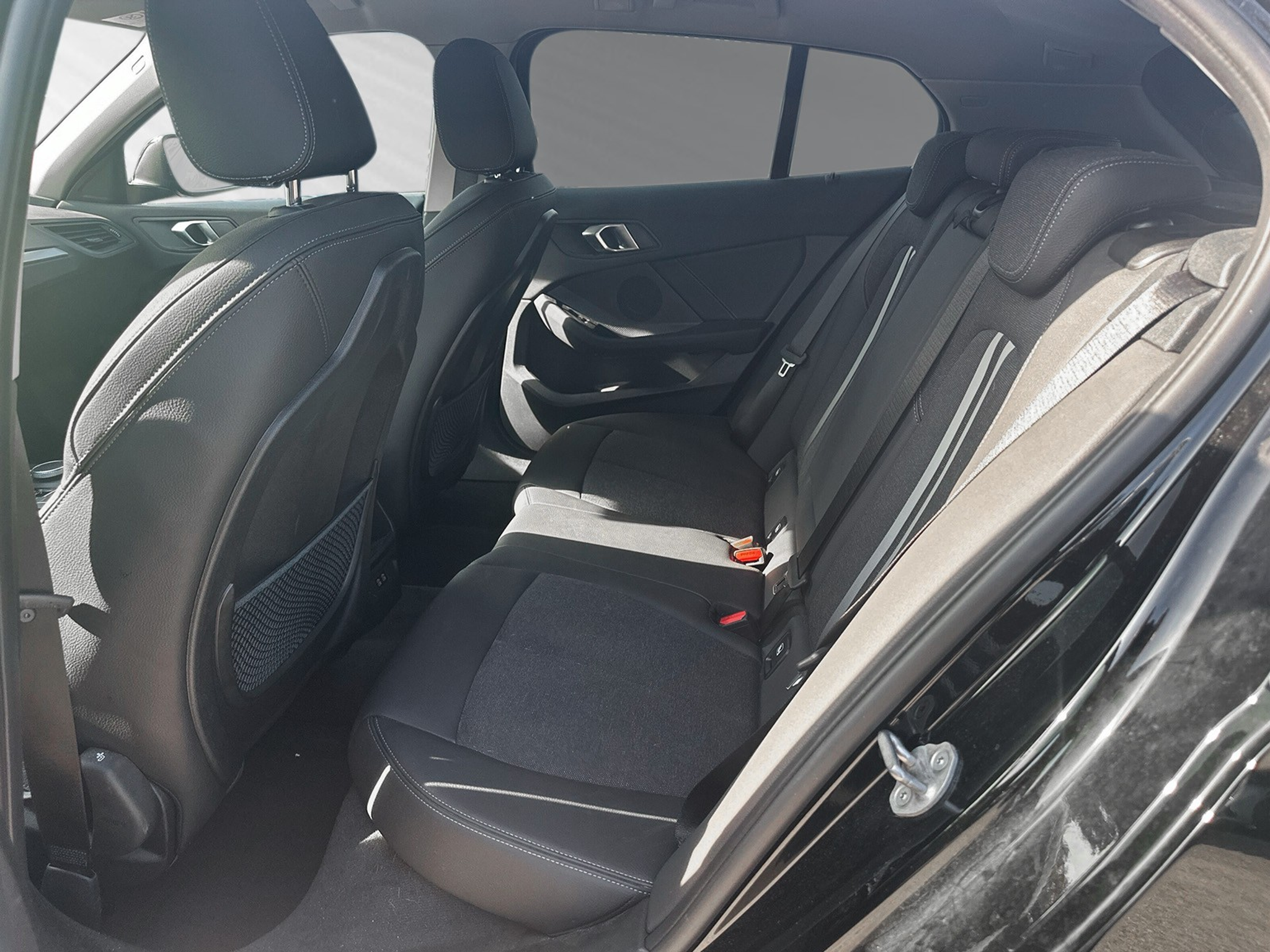 listing desktop thumbnail image 6