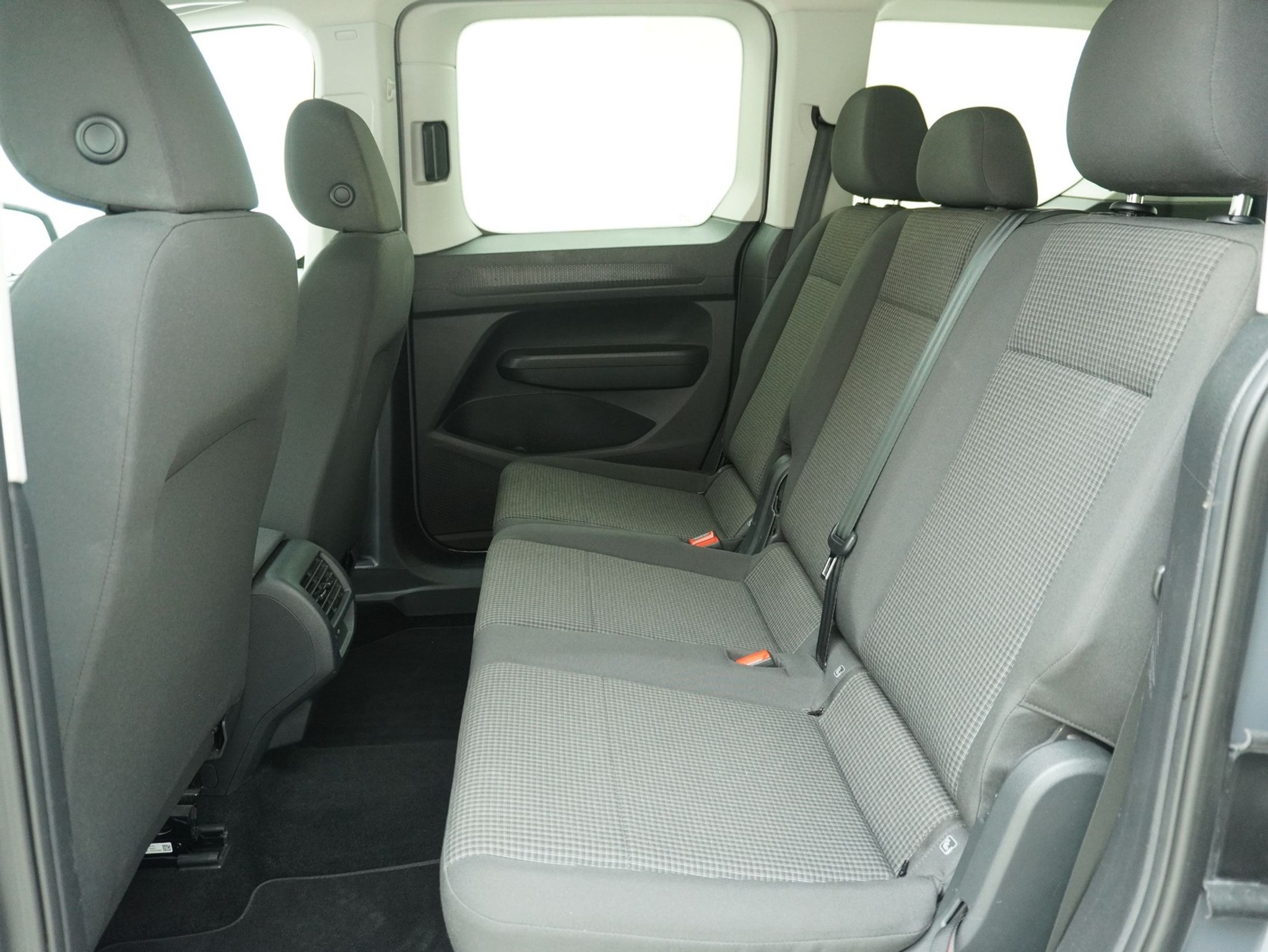 listing desktop thumbnail image 9