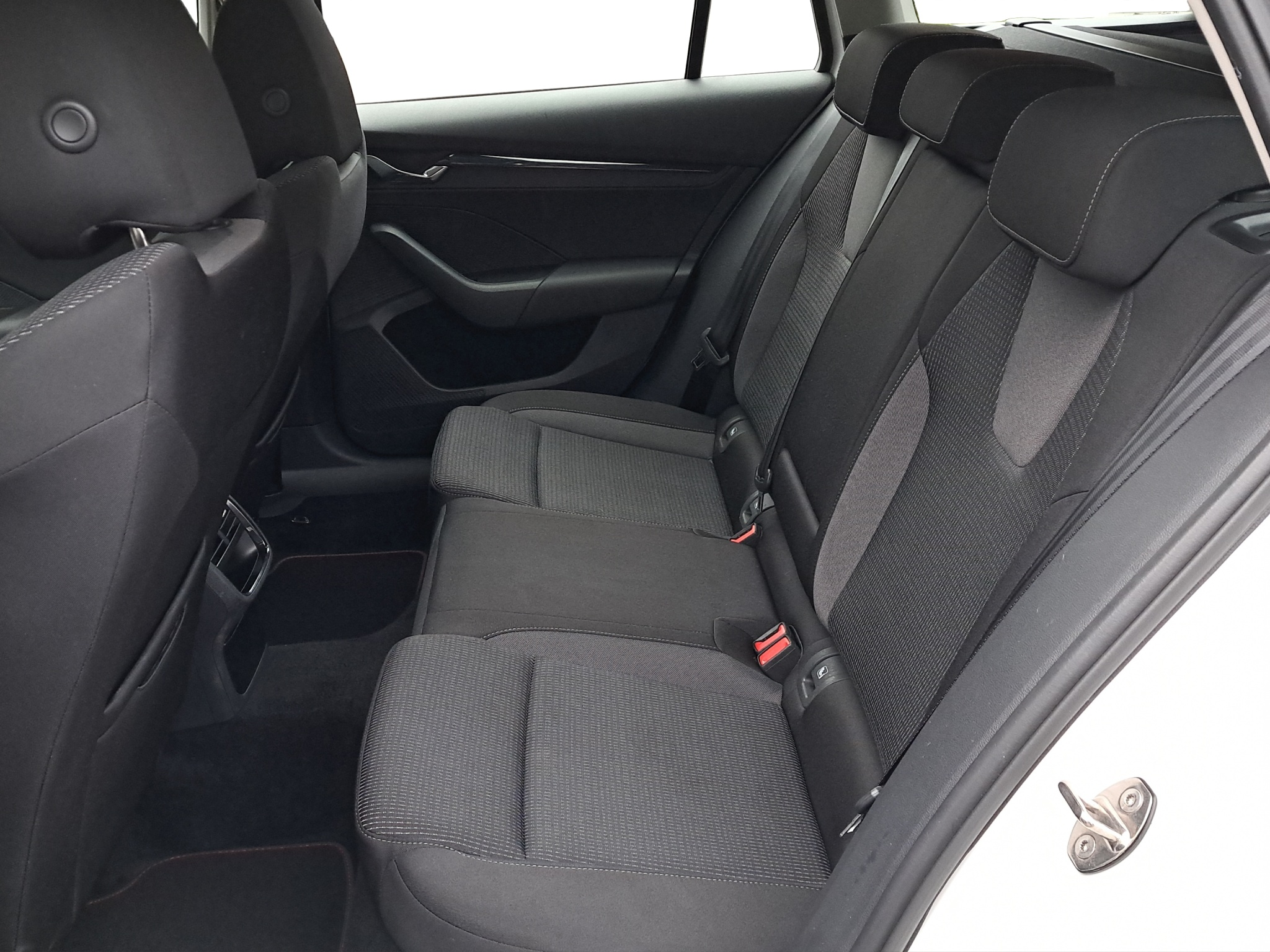 listing desktop thumbnail image 7