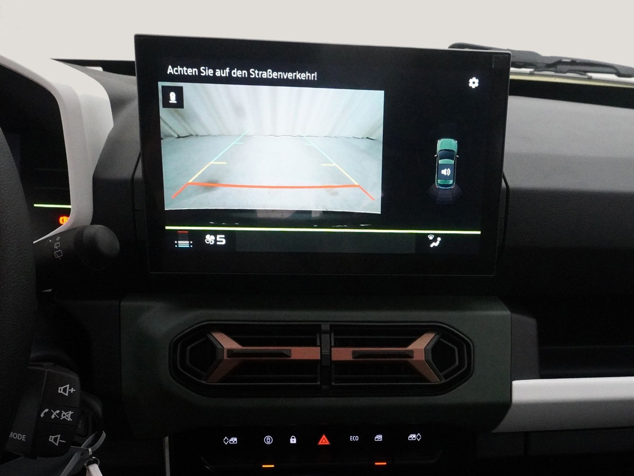 listing desktop thumbnail image 15