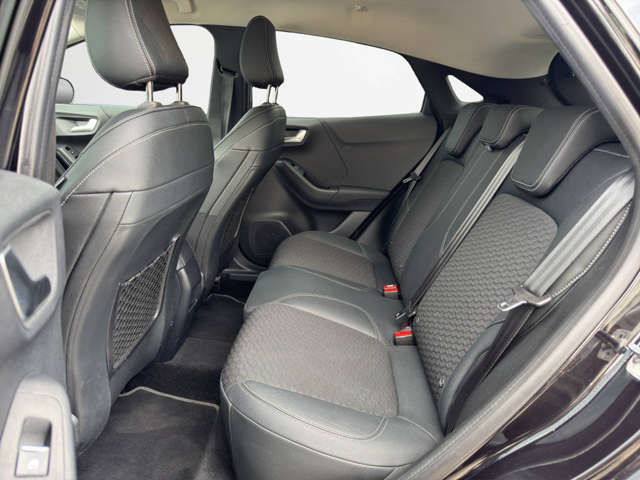 listing desktop thumbnail image 11