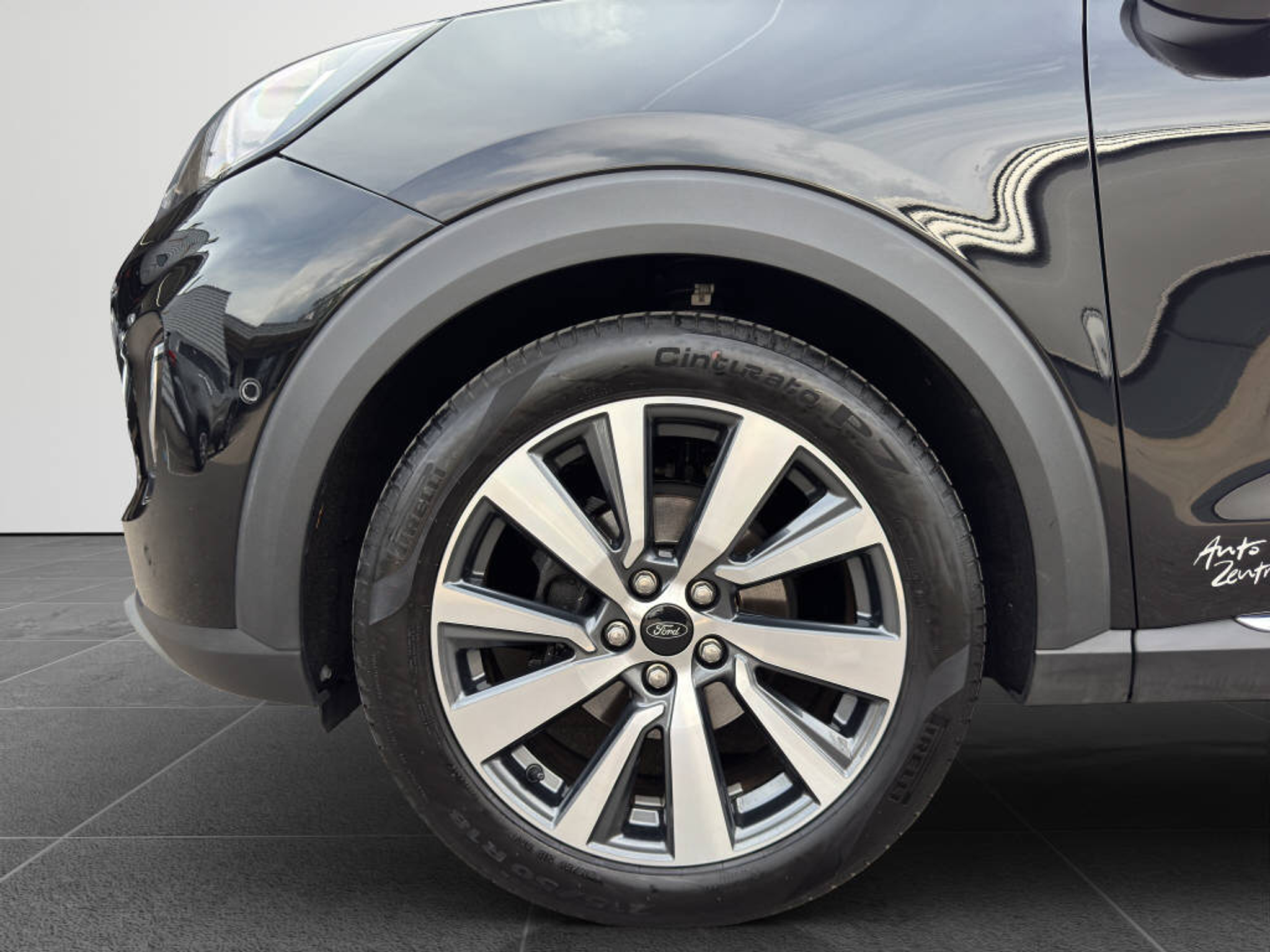 listing desktop thumbnail image 15