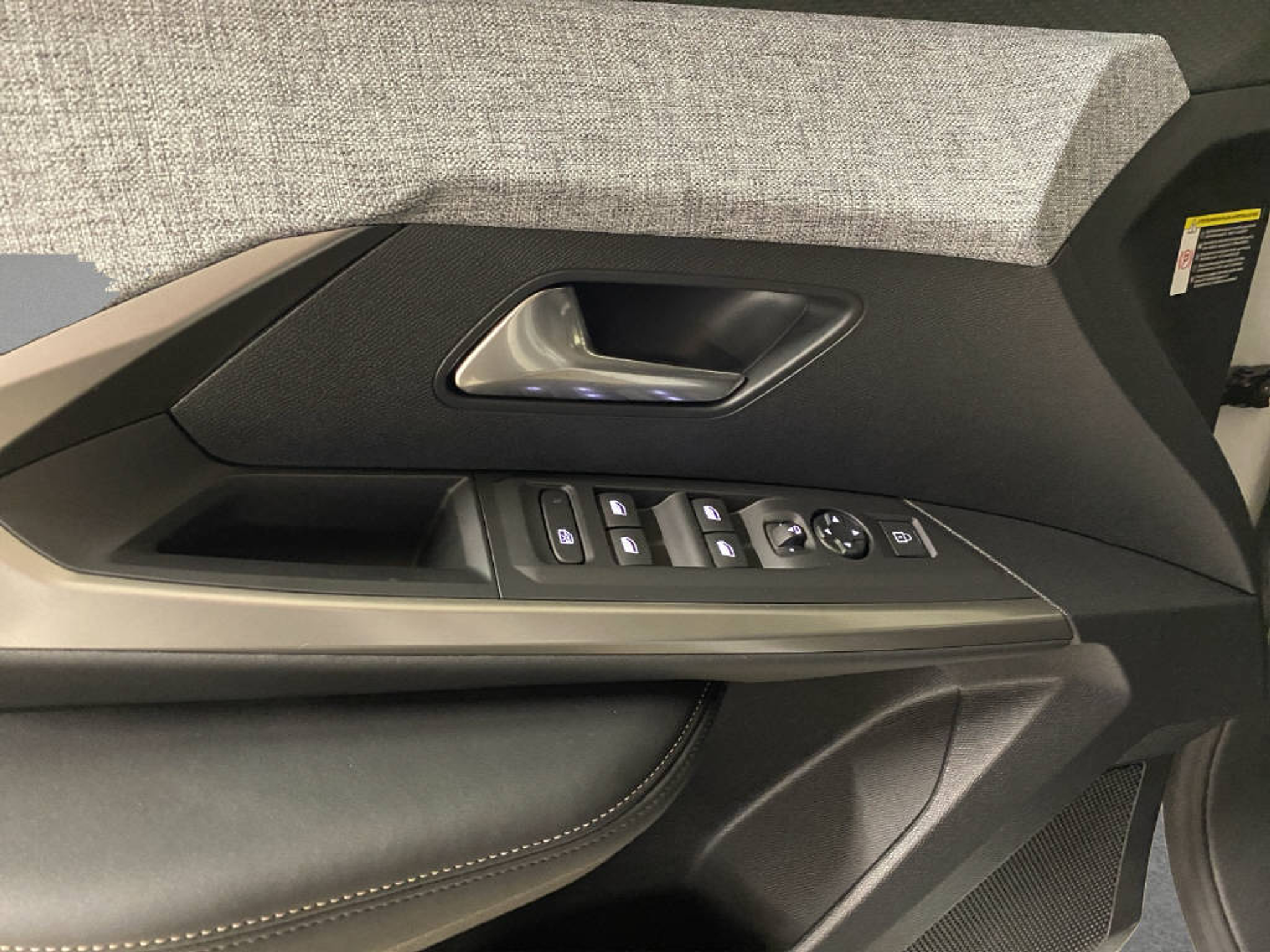 listing desktop thumbnail image 11