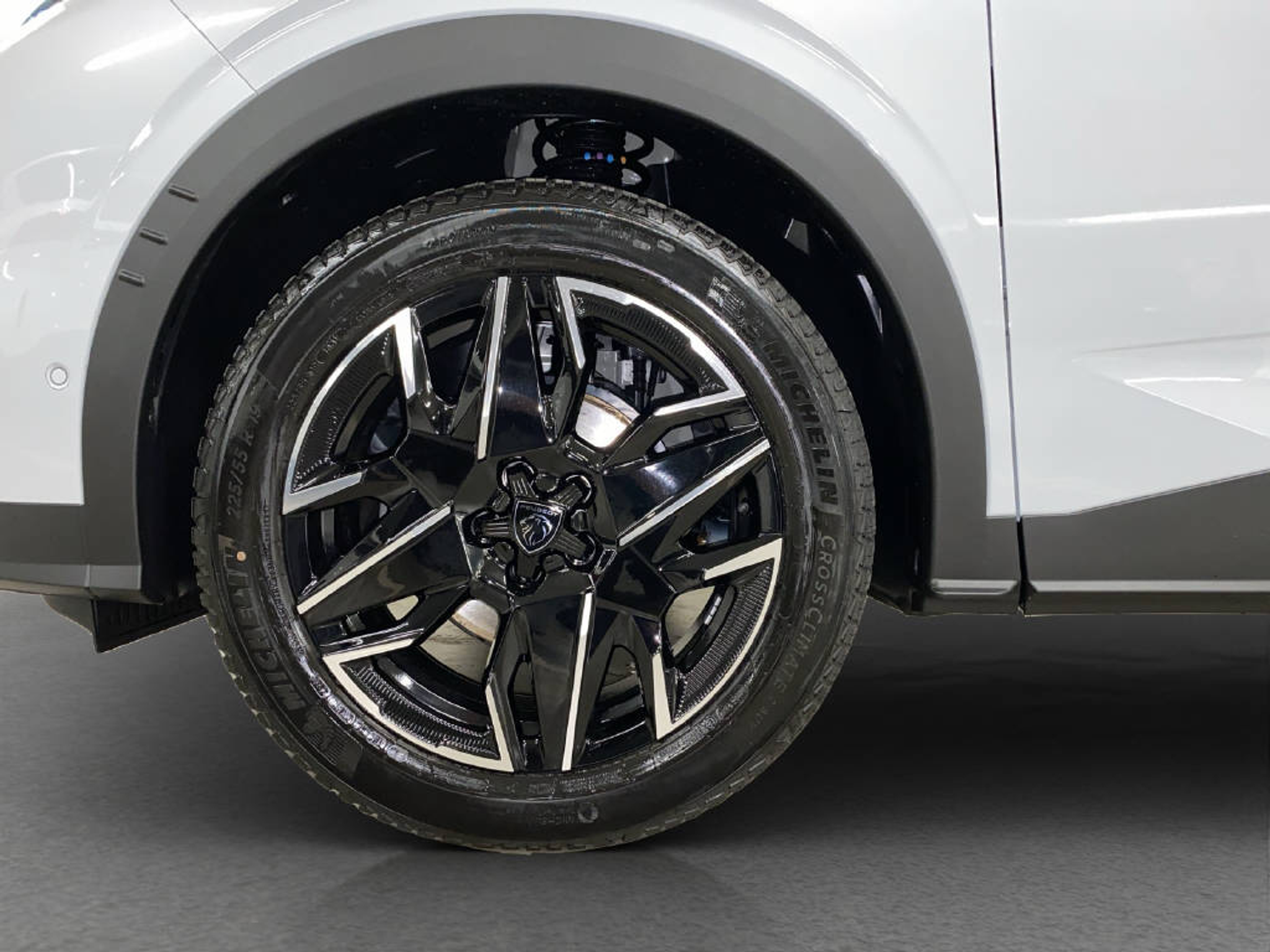 listing desktop thumbnail image 14