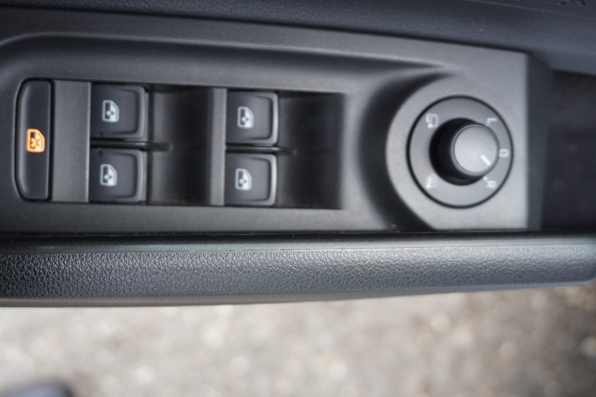 listing desktop thumbnail image 12