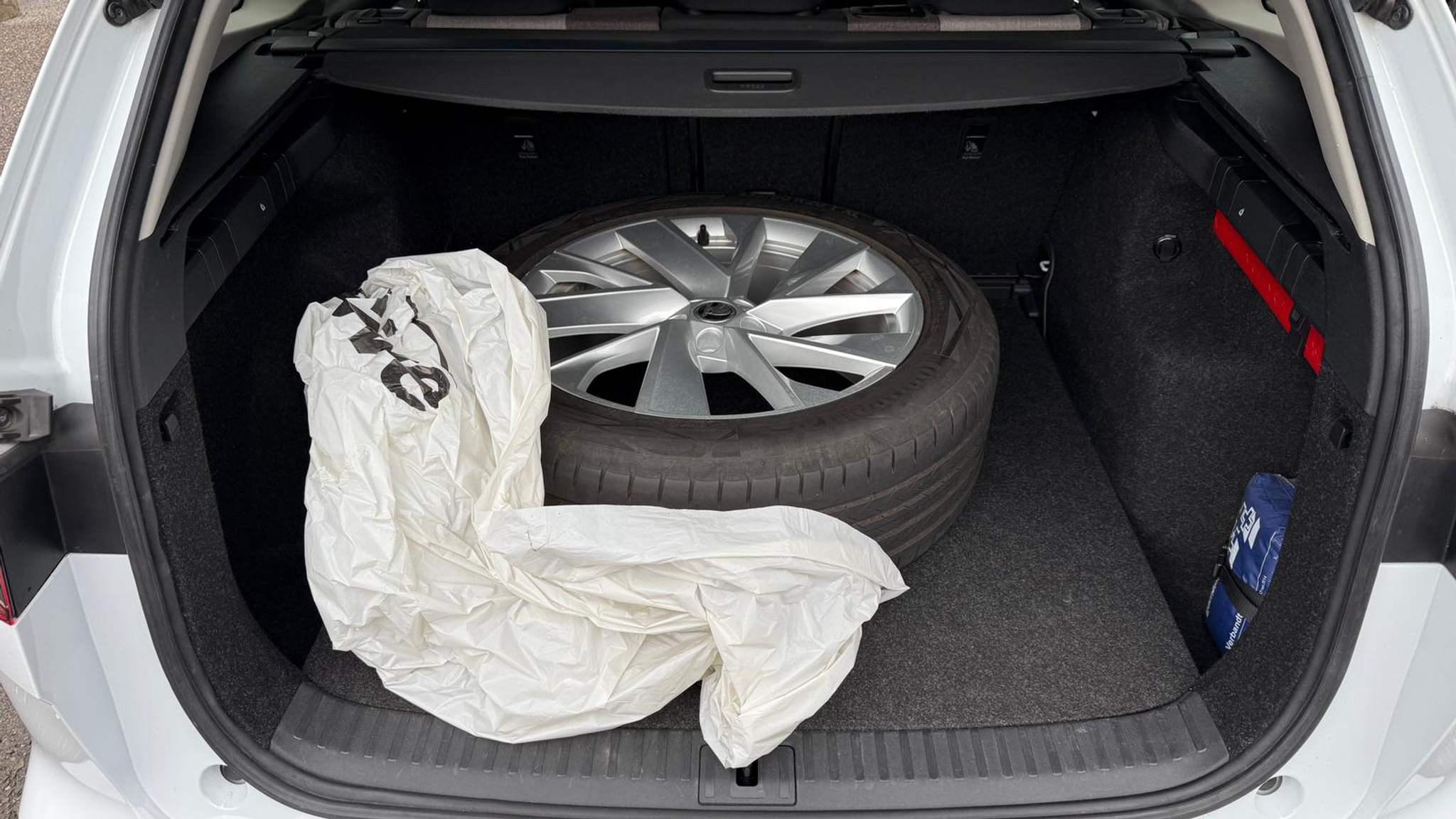 listing desktop thumbnail image 9