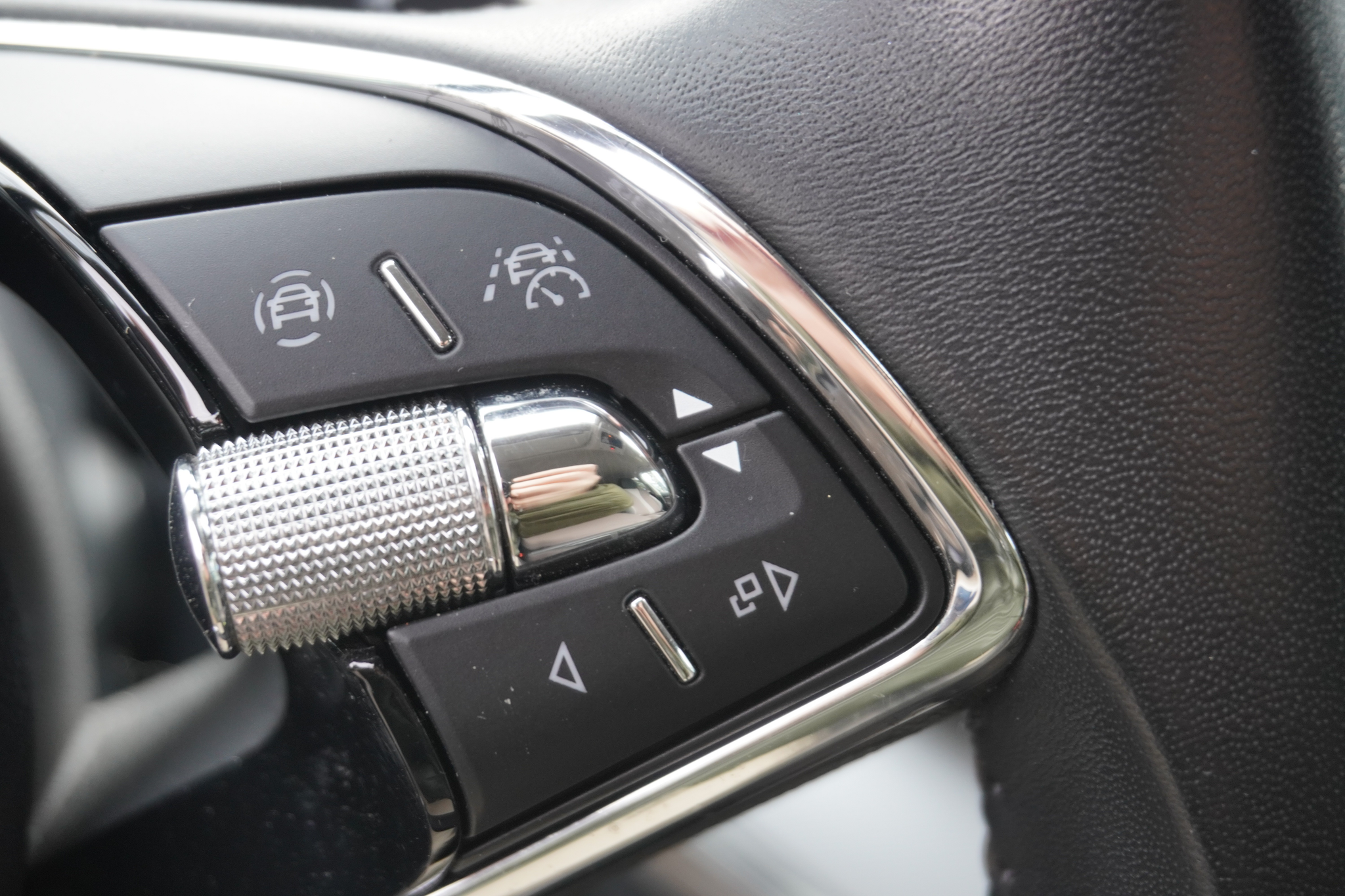 listing desktop thumbnail image 27