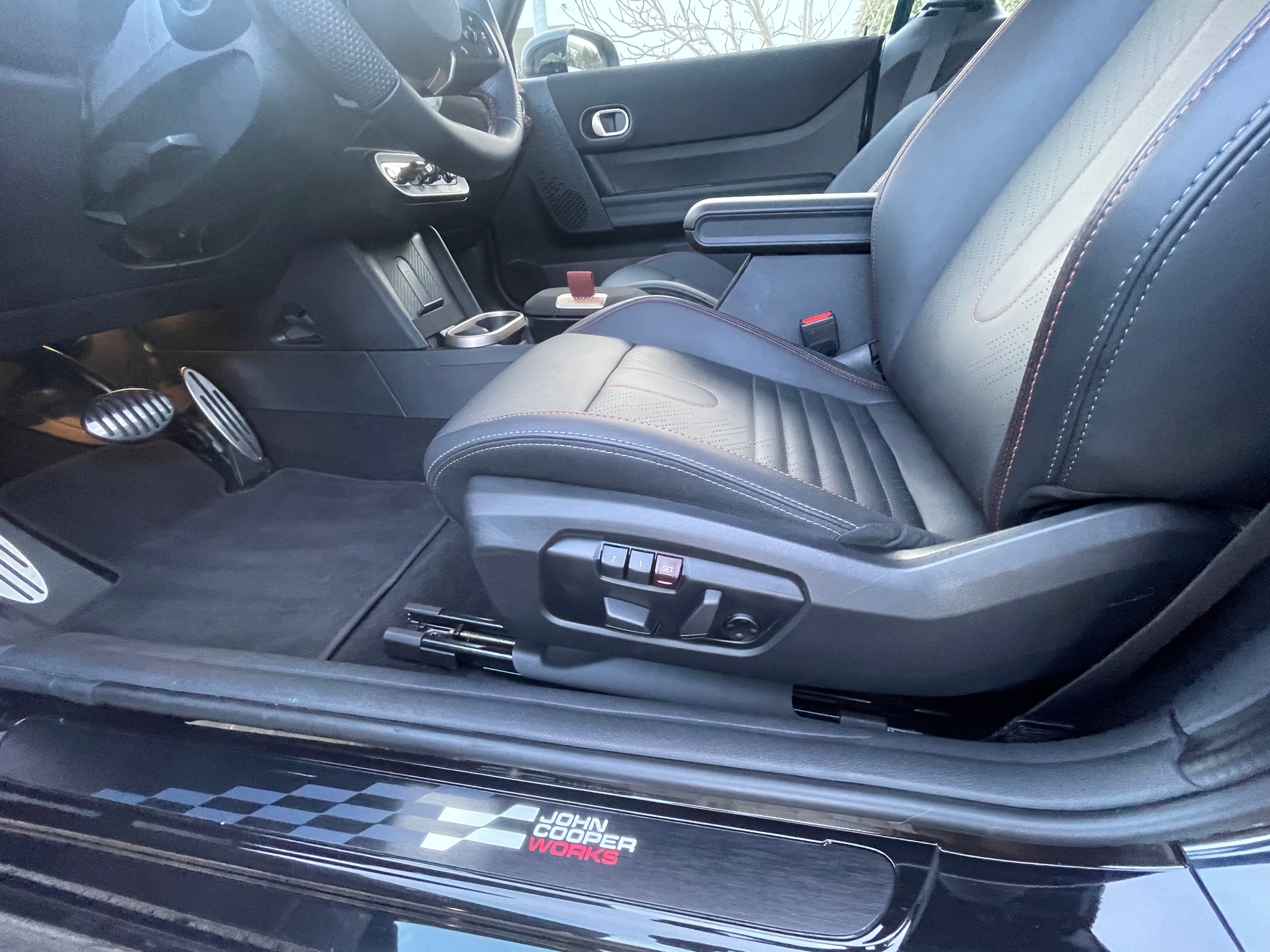 listing desktop thumbnail image 10