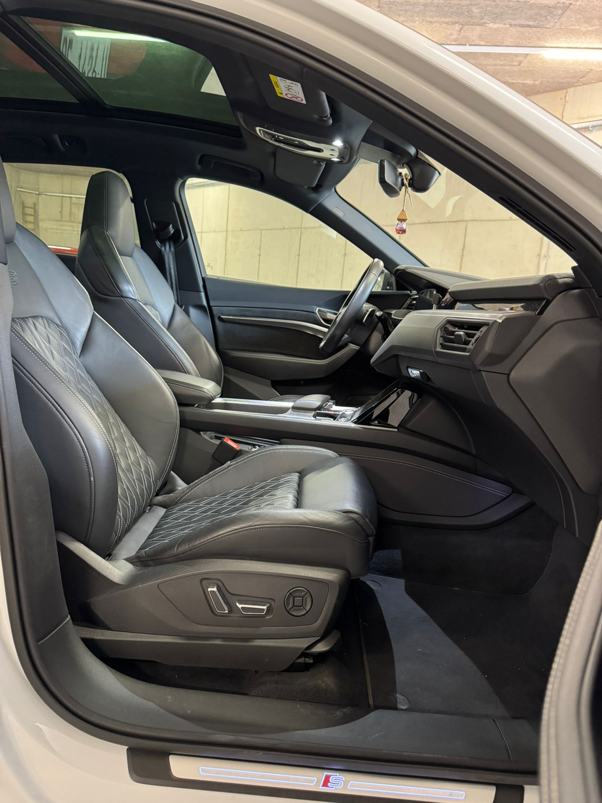 listing desktop thumbnail image 12