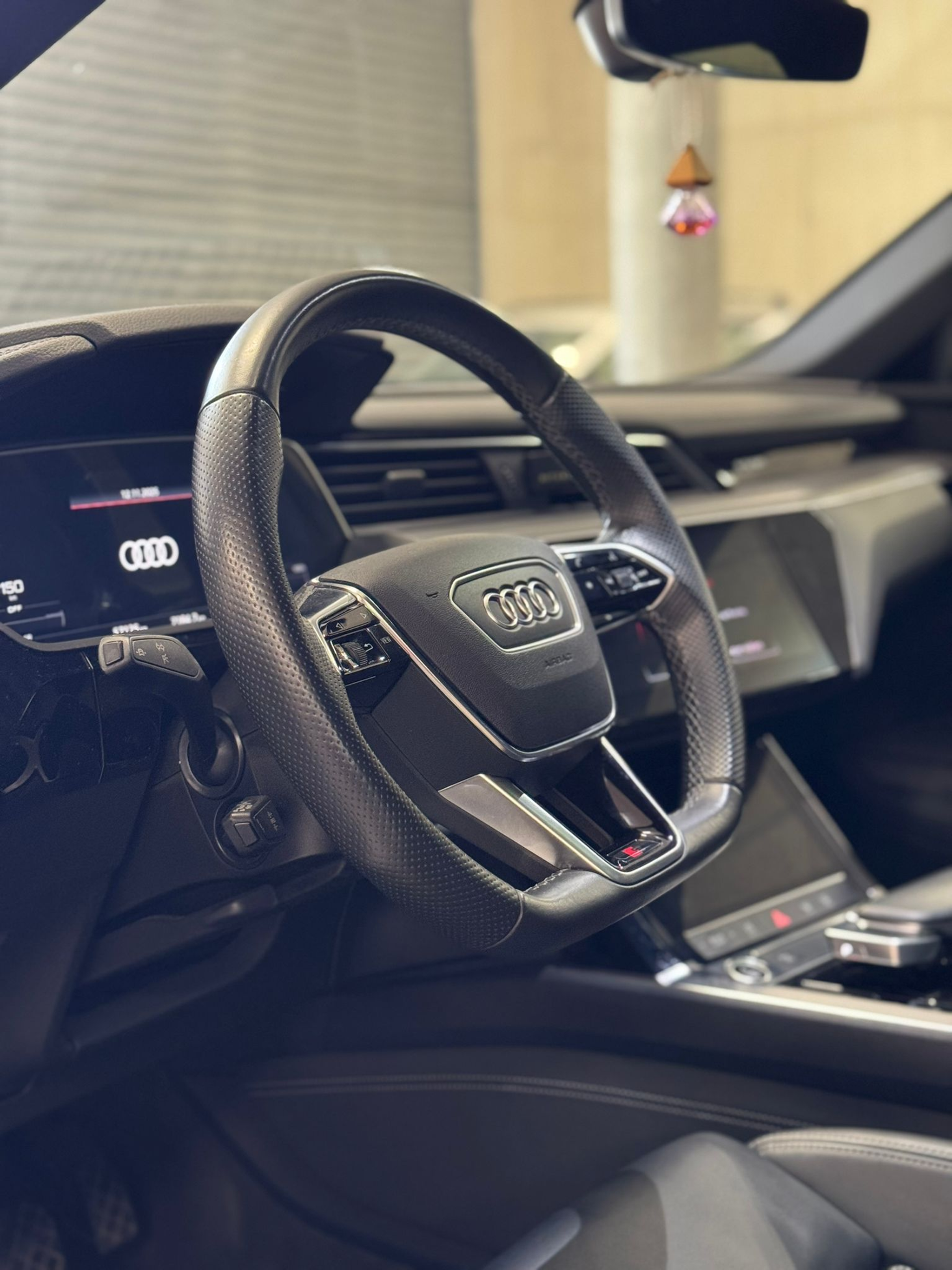 listing desktop thumbnail image 8