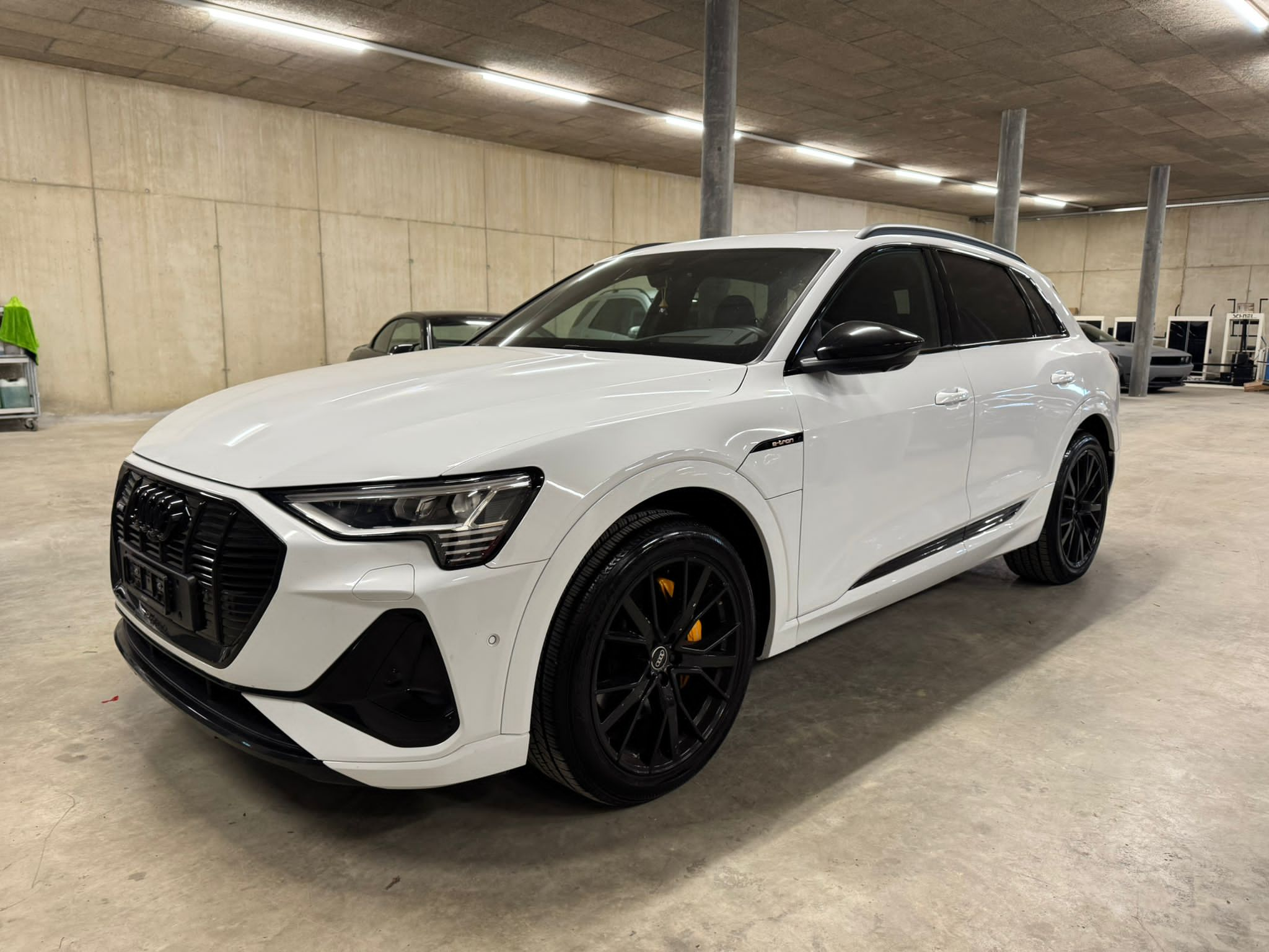 listing desktop thumbnail image 5