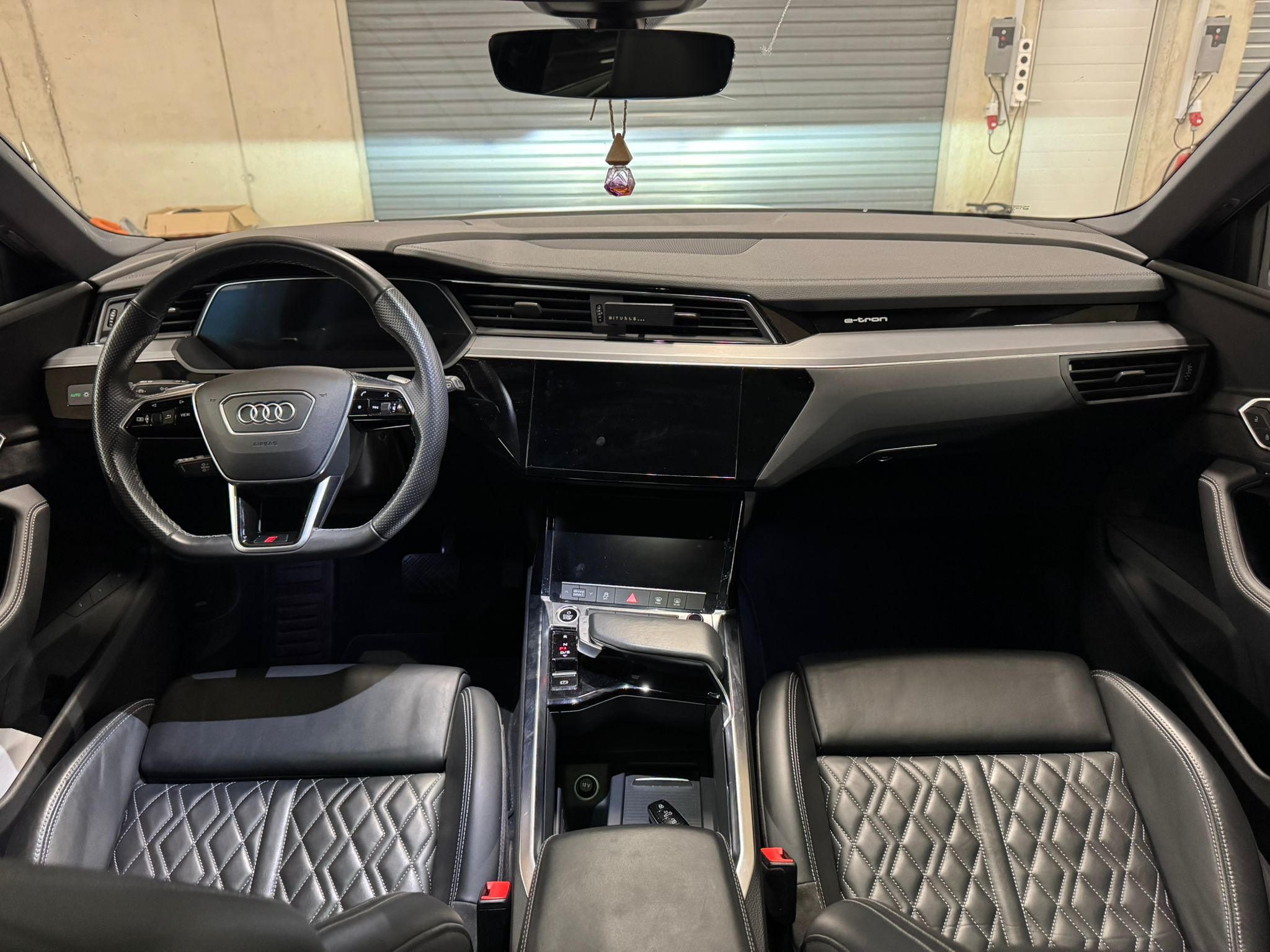 listing desktop thumbnail image 7