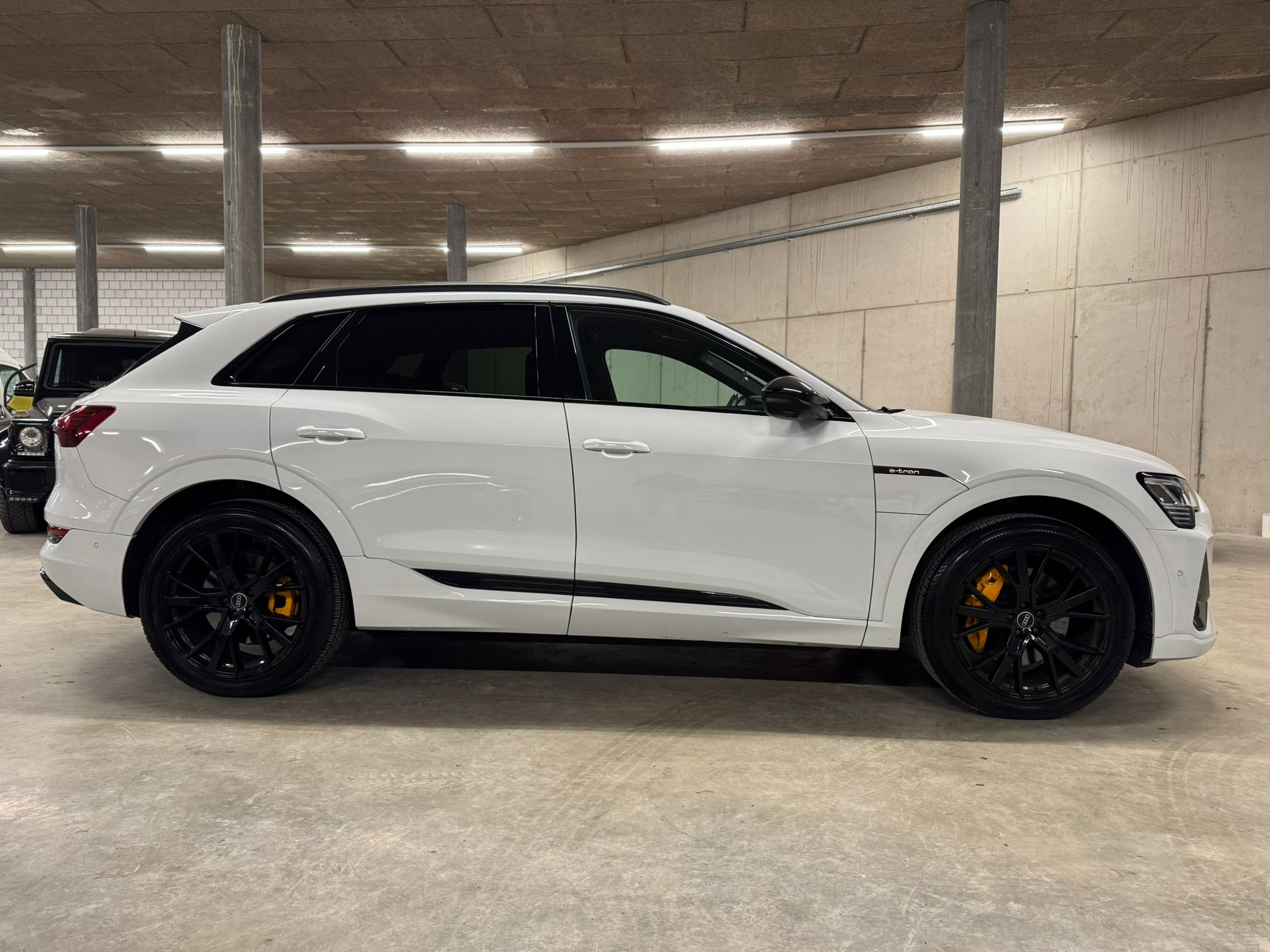 listing desktop thumbnail image 1