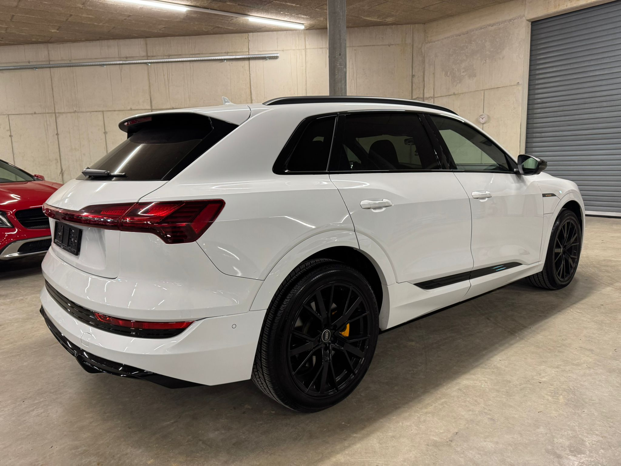 listing desktop thumbnail image 2