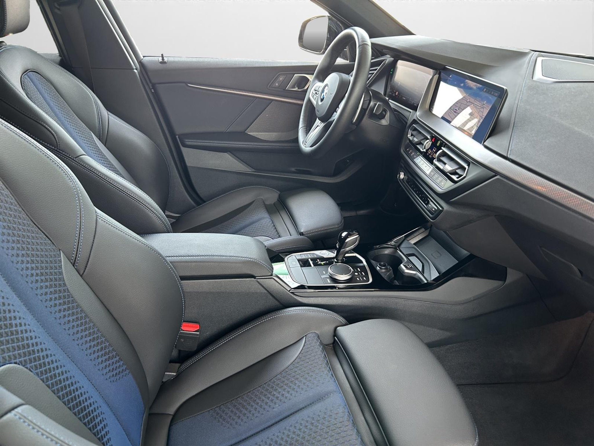 listing desktop thumbnail image 10