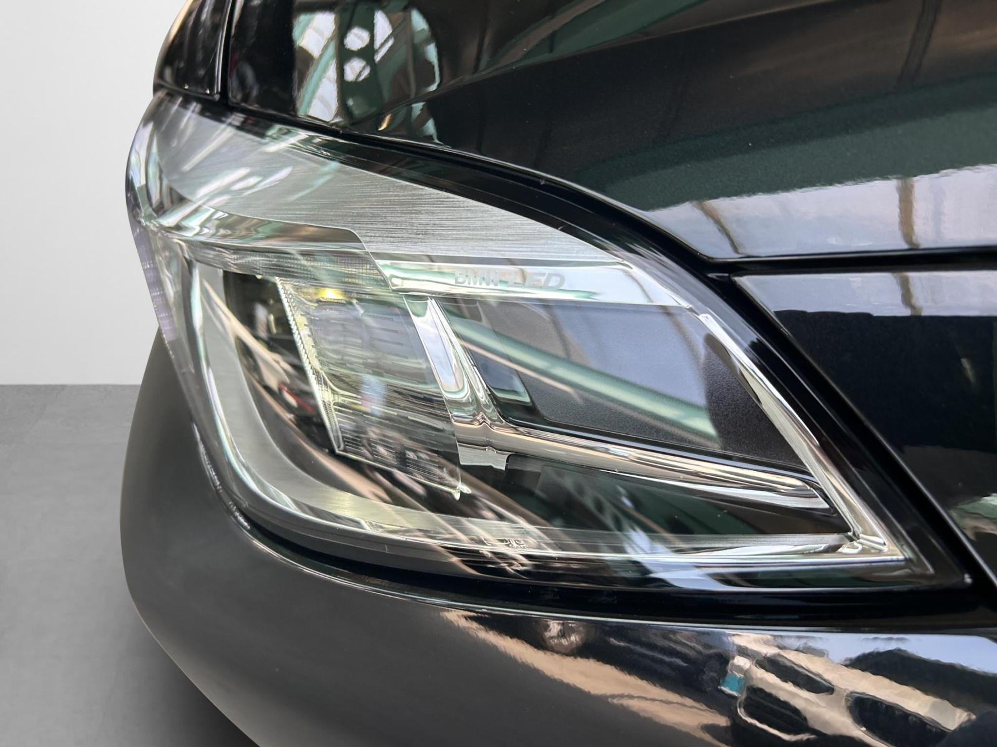 listing desktop thumbnail image 17